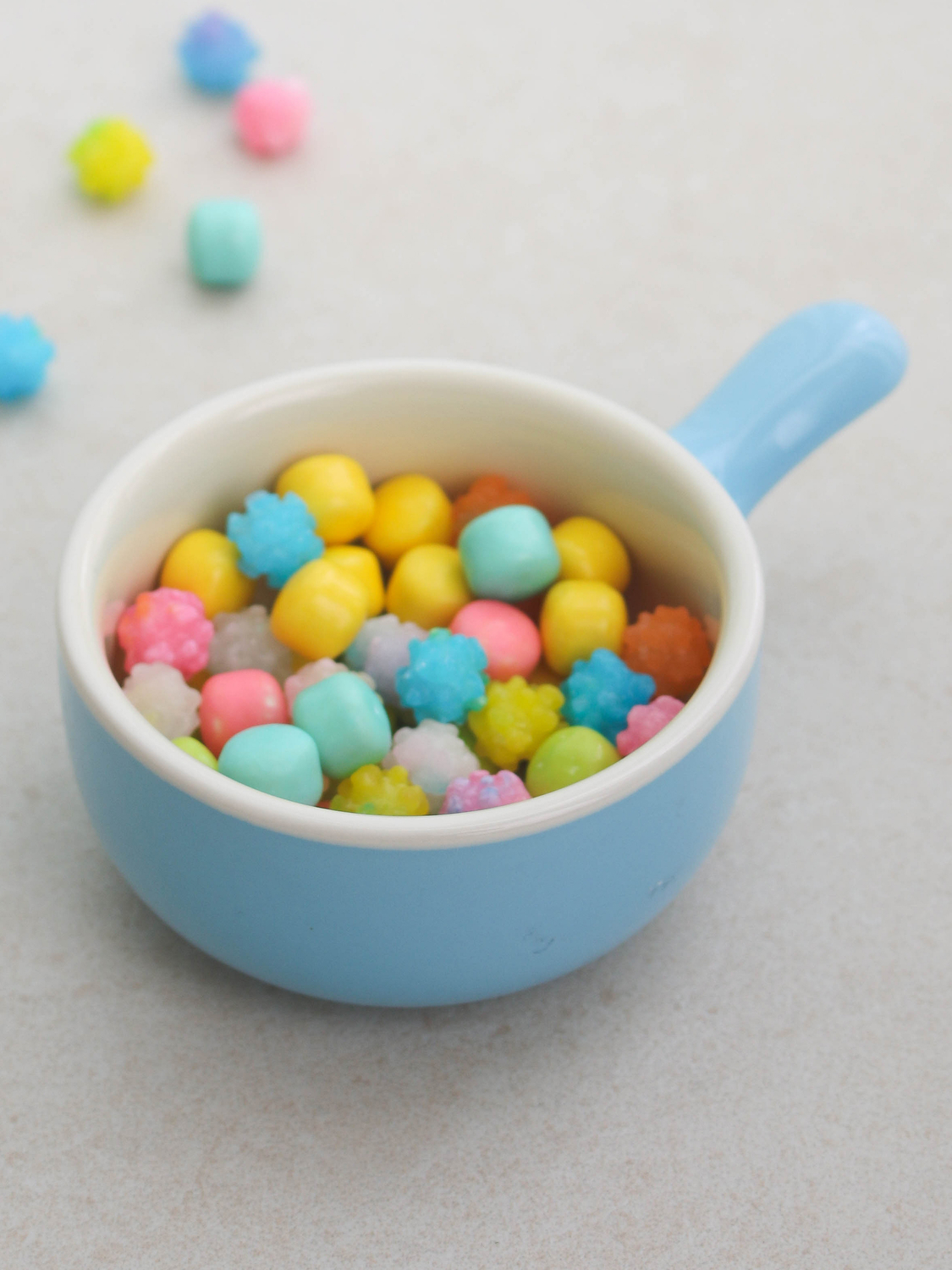 pastel handle circular cadence blue