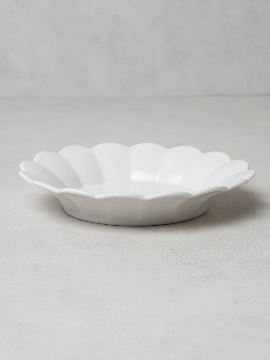 무광 꽃잎 접시 17 cm