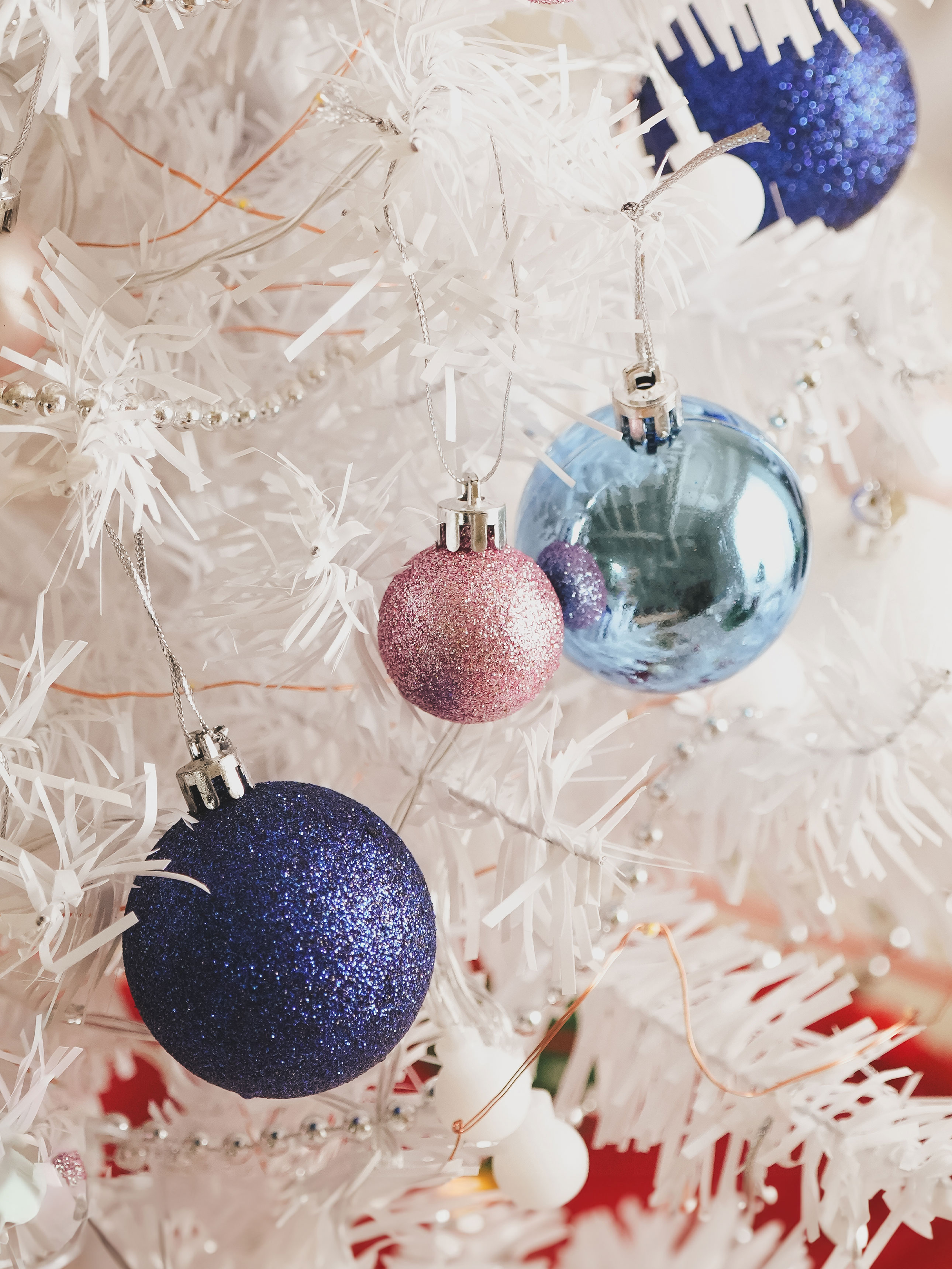 Christmas White Blue Mixed Balls 5 cm 8 pieces