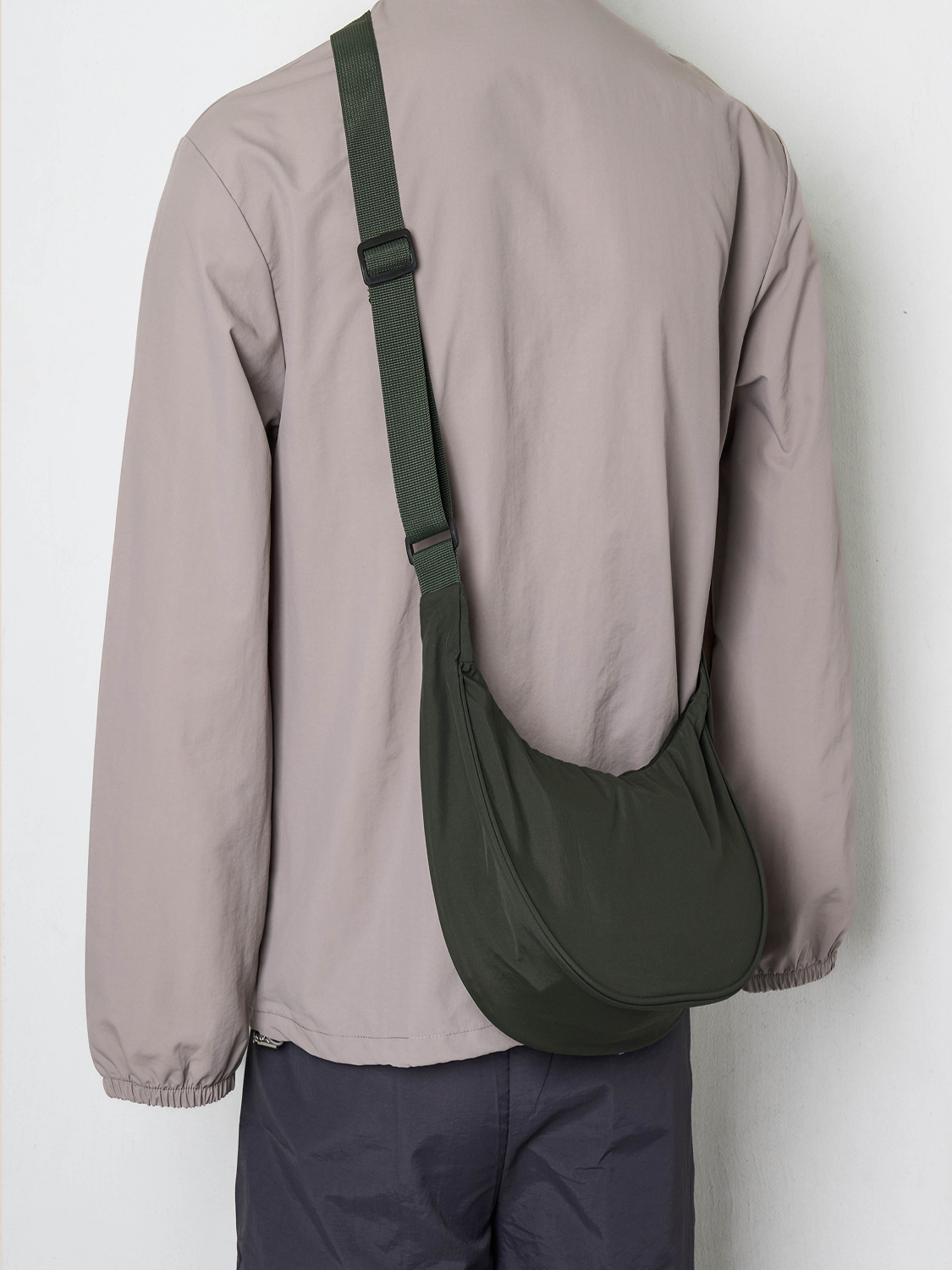 Nylon half-moon cross body bag khaki