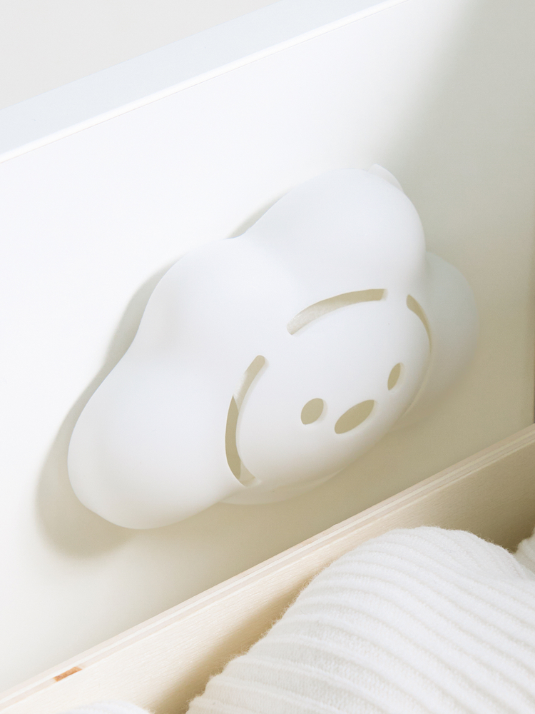 Cloud-shaped attachment deodorizing air freshener flower market scent