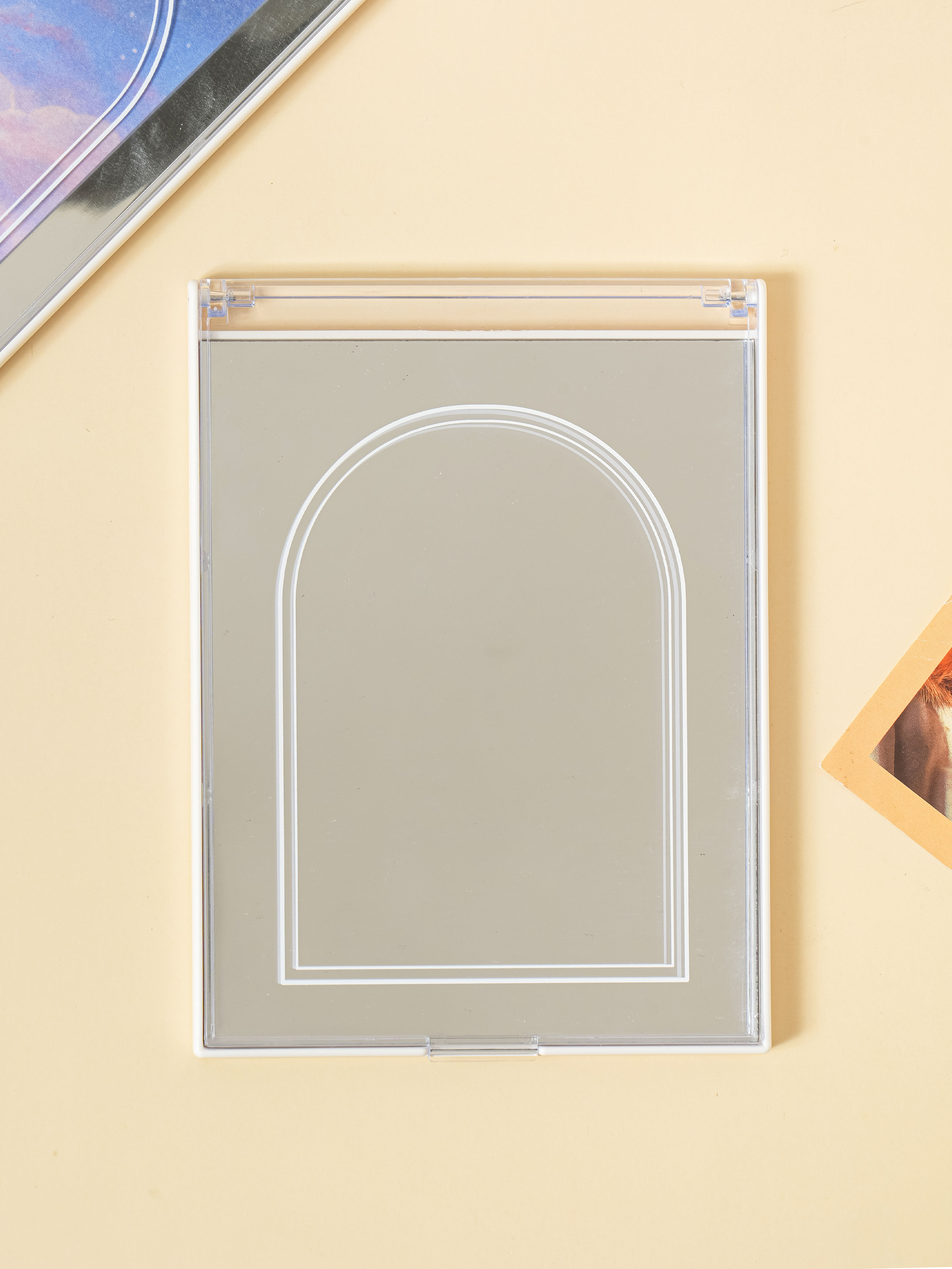 Stand mirror for photos