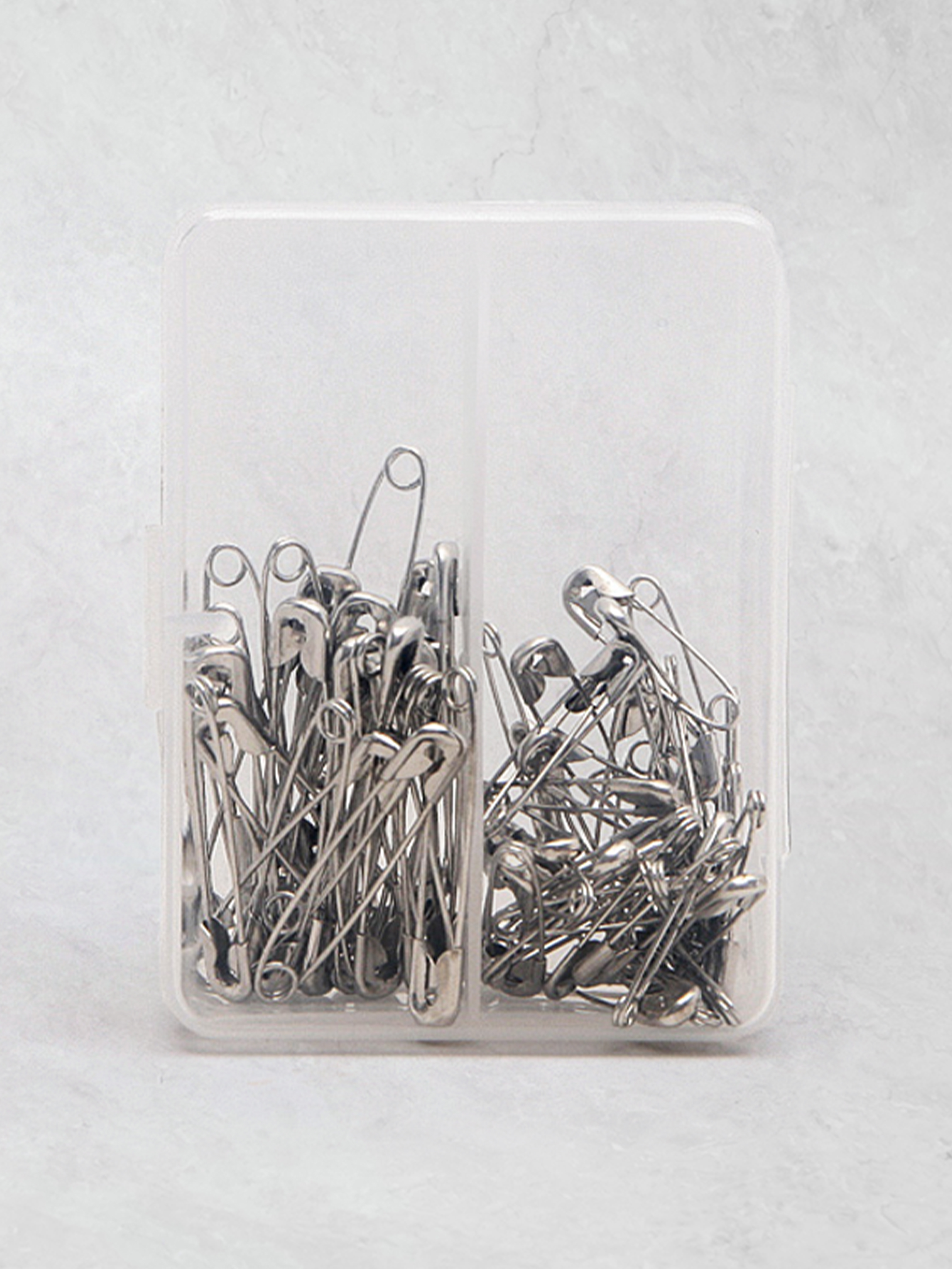 80 small clothes pins