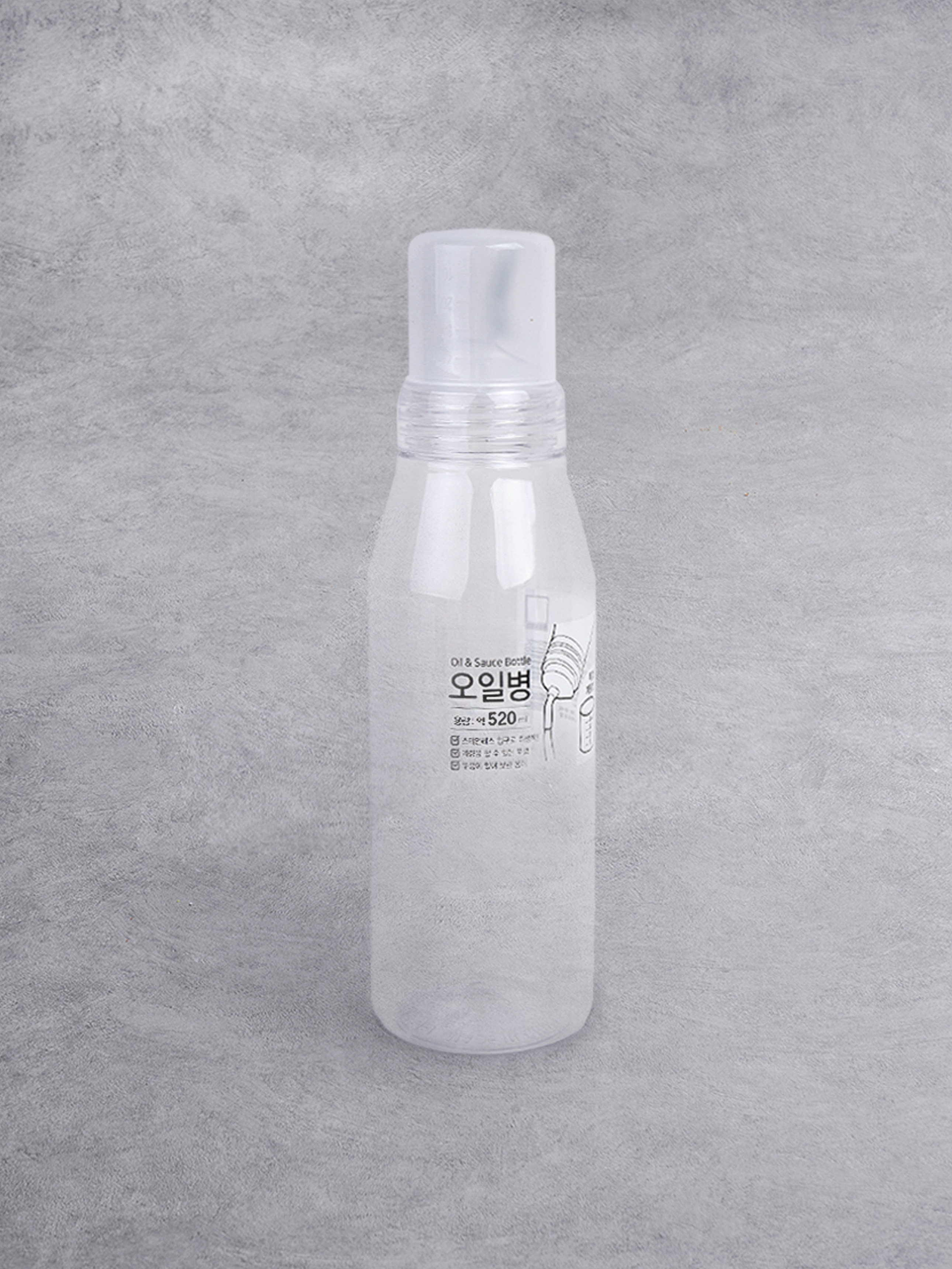 Transparent oil bottle with measurement mark 520ml
