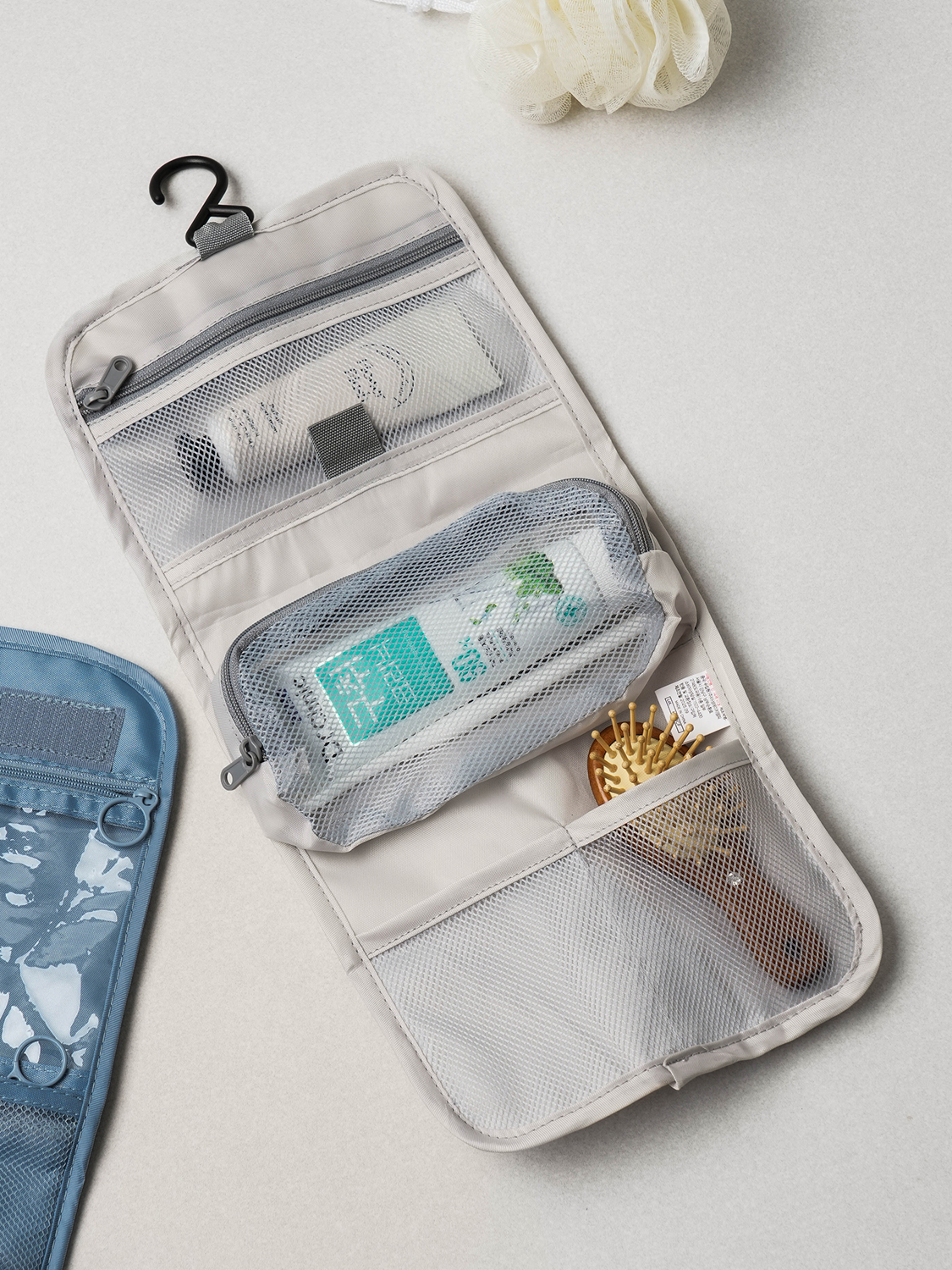 Simple travel toiletry bag