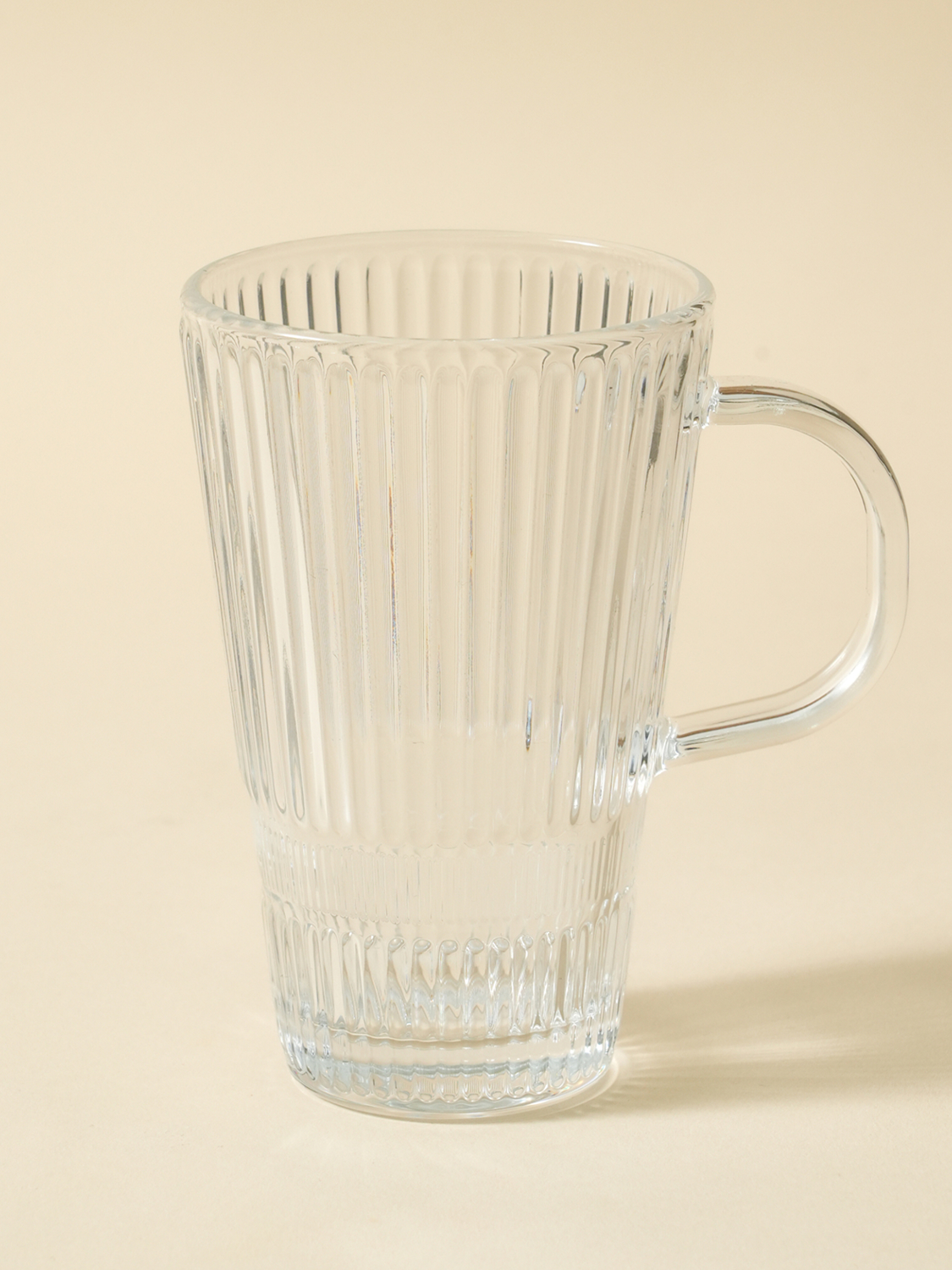 V-shaped embossed glass mug 300 ml