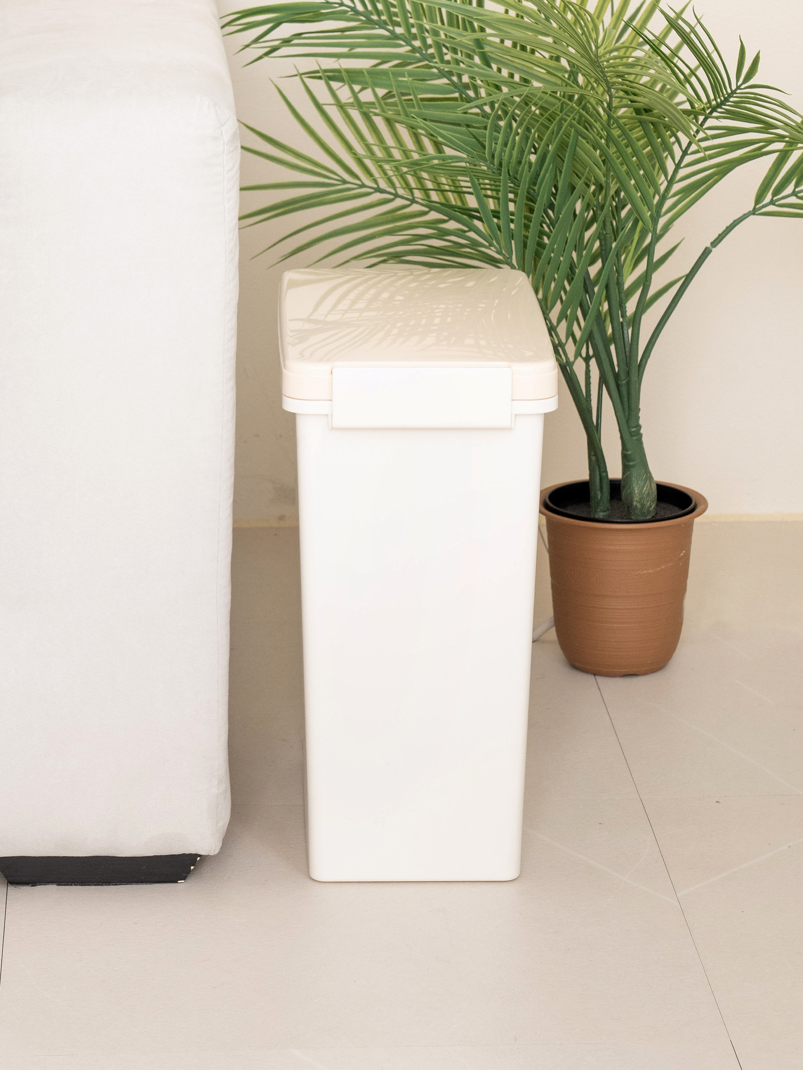 Odor blocking trash bin 15 L