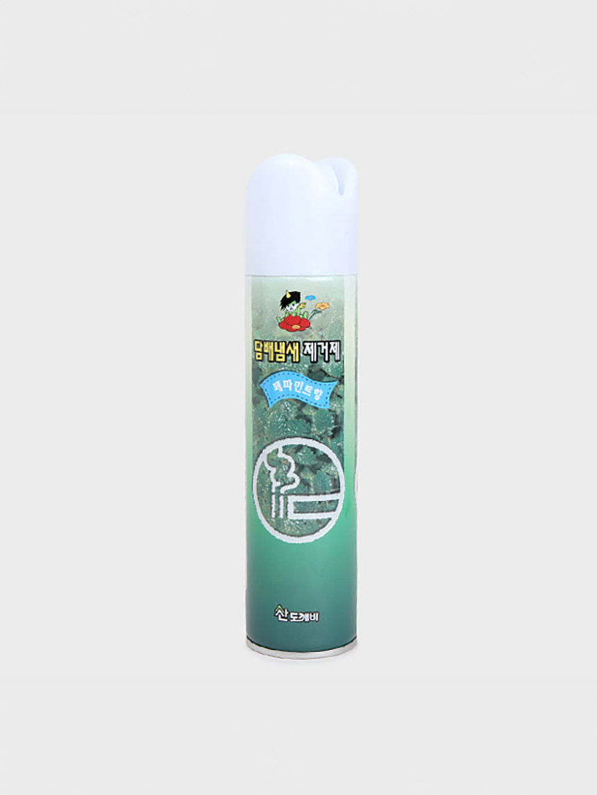 Deodorizing freshener for cigarette odor