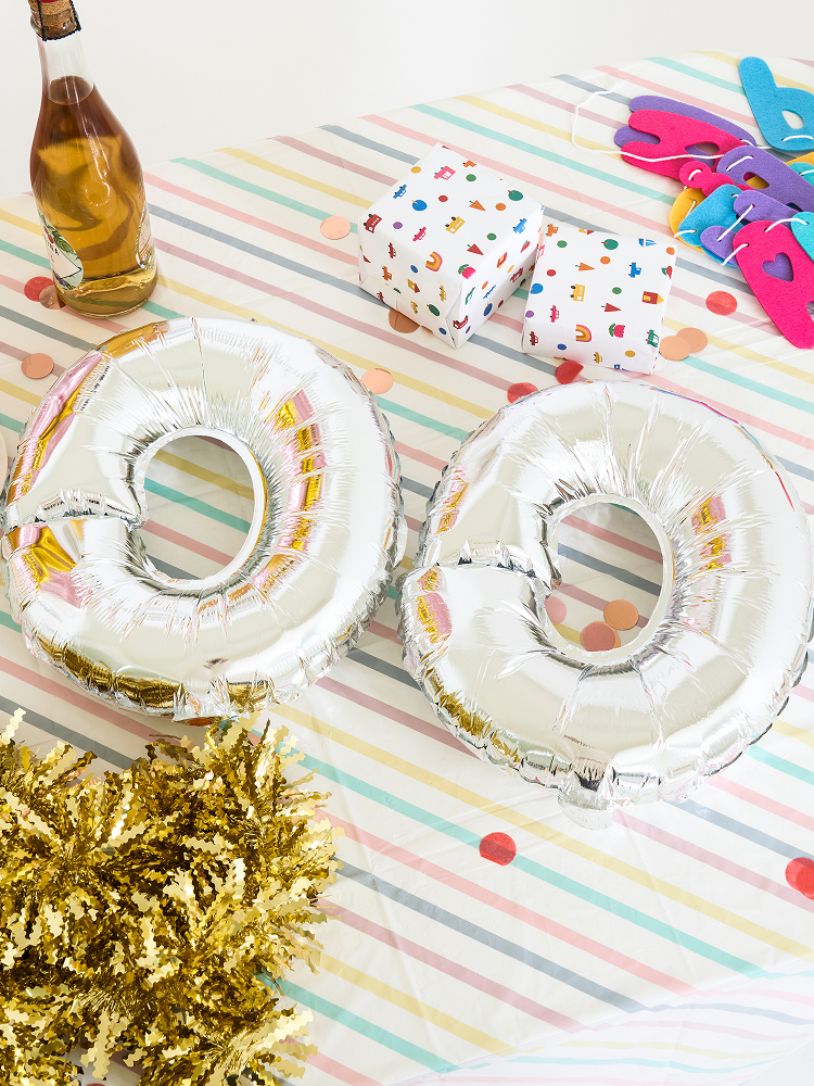 2 number silver foil balloons 0