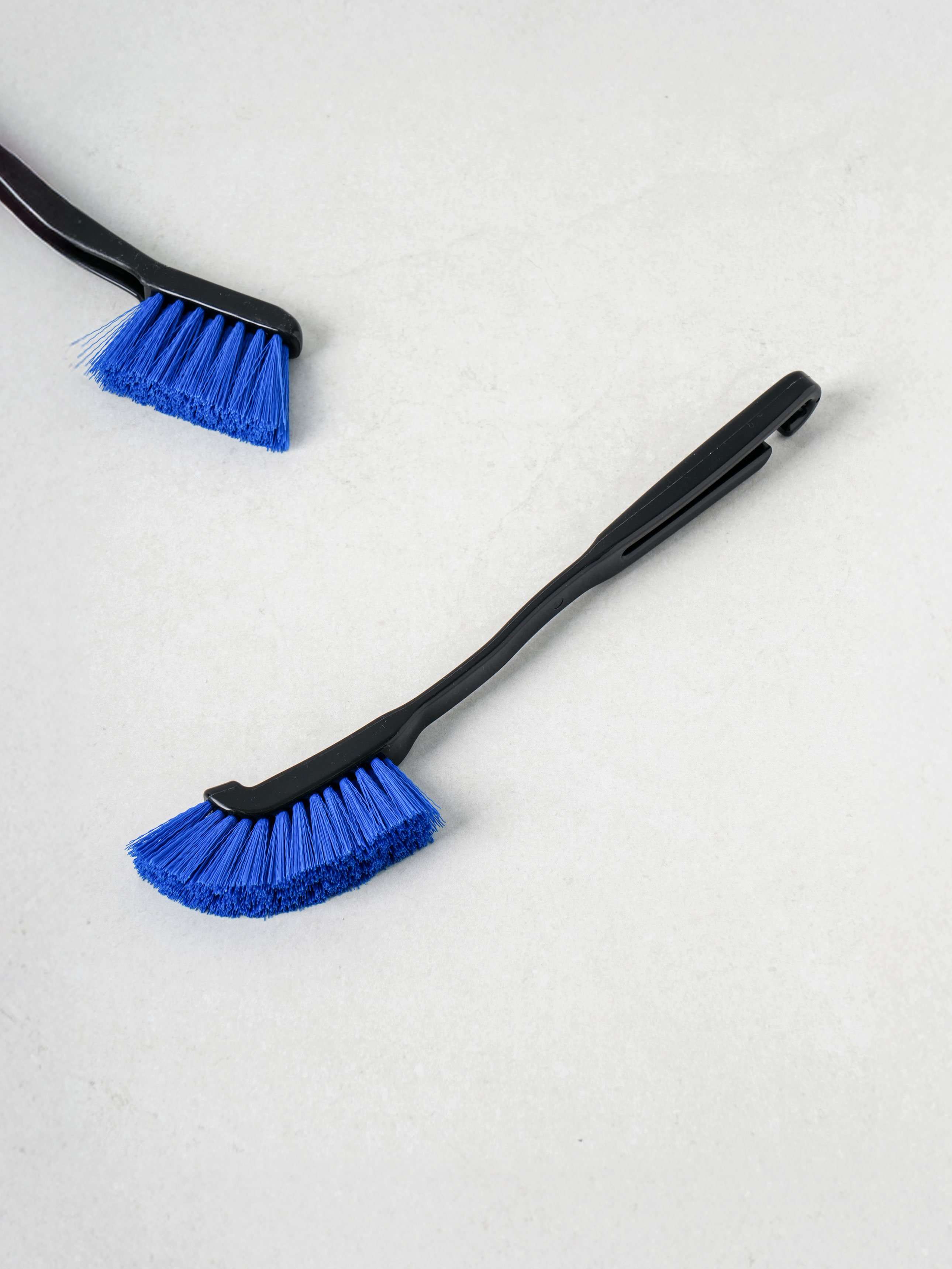 Car hanging bent handle tire cleaning brush