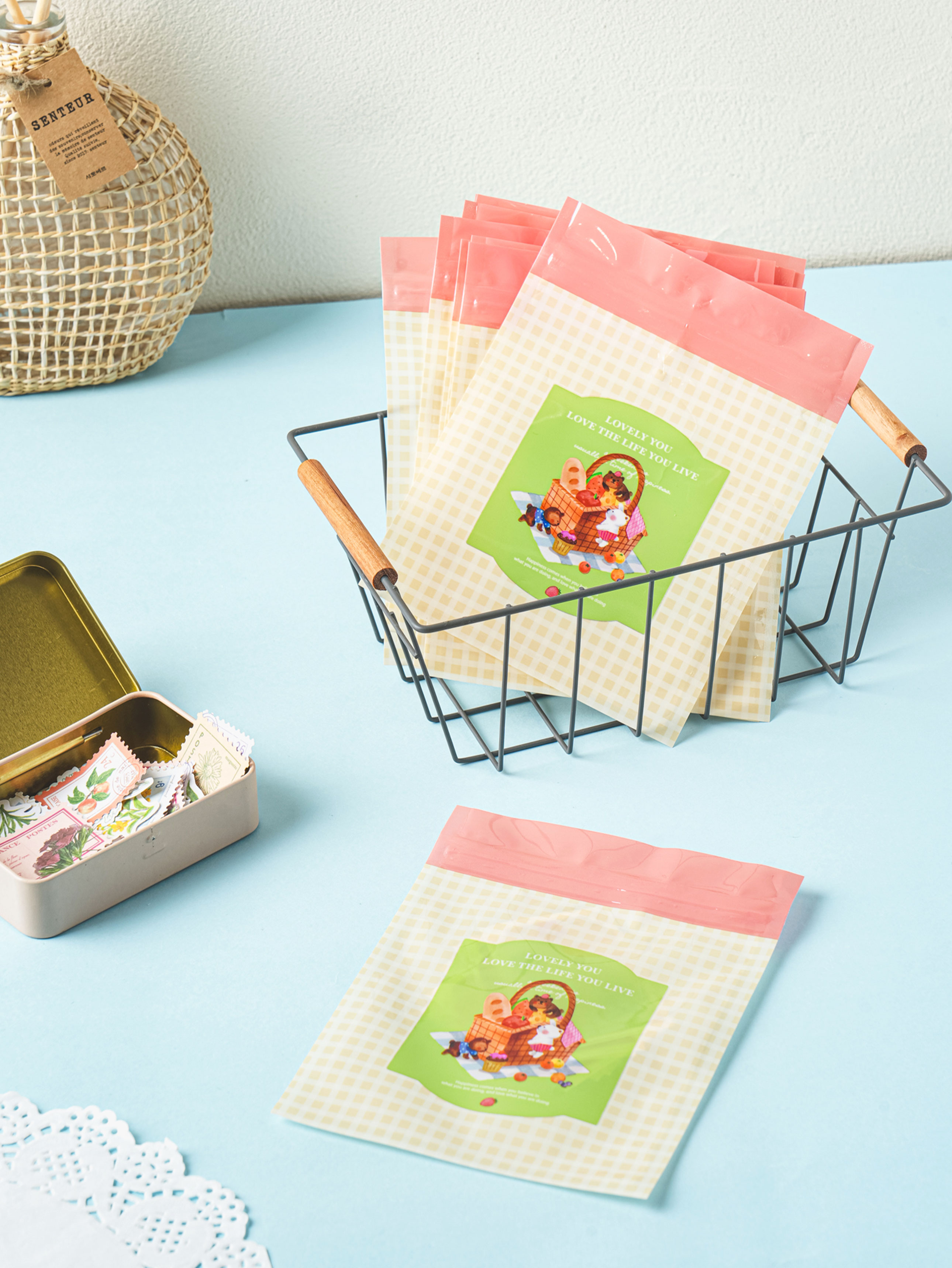 10 medium-sized design zipper bags