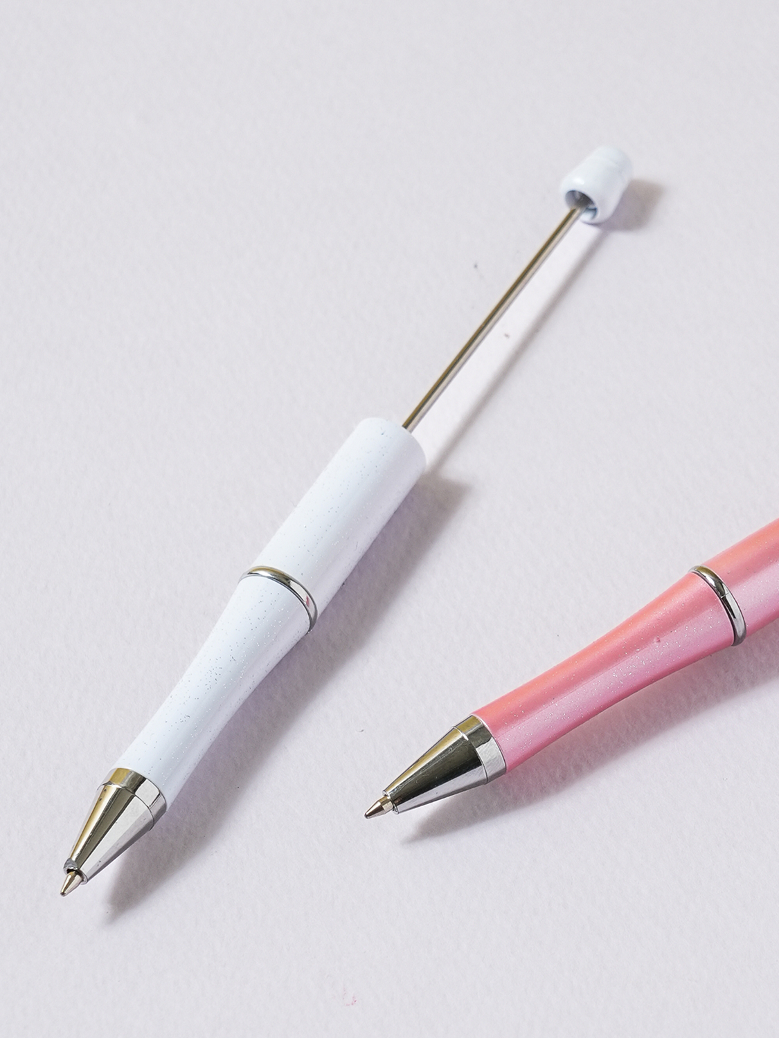 볼펜 꾸미기 글리터 펜대 0.7 mm 검정 2개입 화이트＆핑크