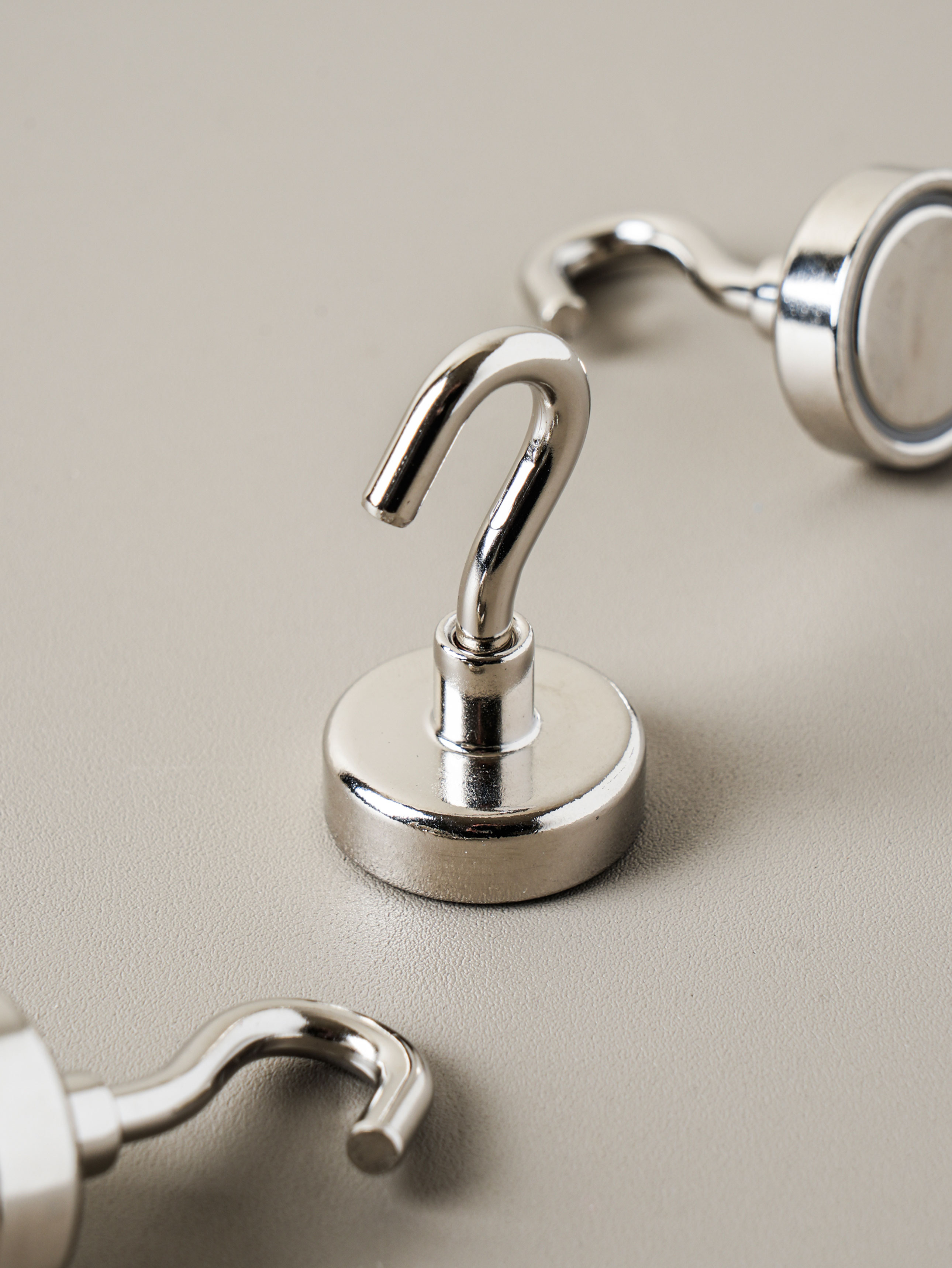 Magnetic hook 25 mm 3 pieces