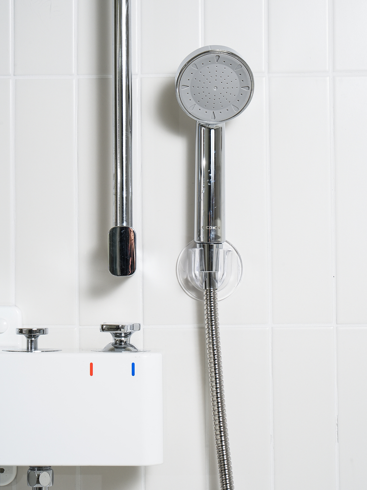 clear shower hanger
