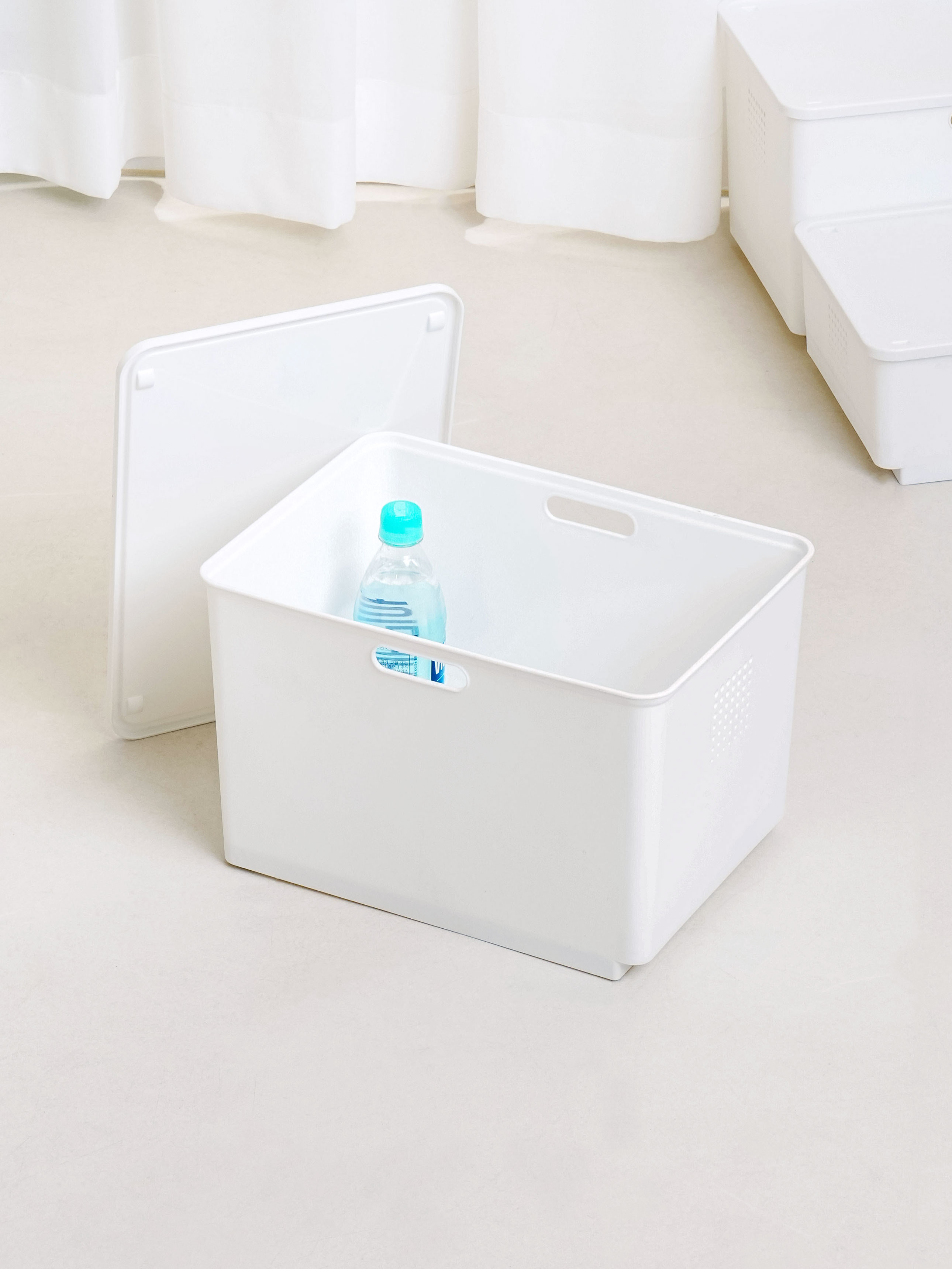 Extra large portable lid storage box