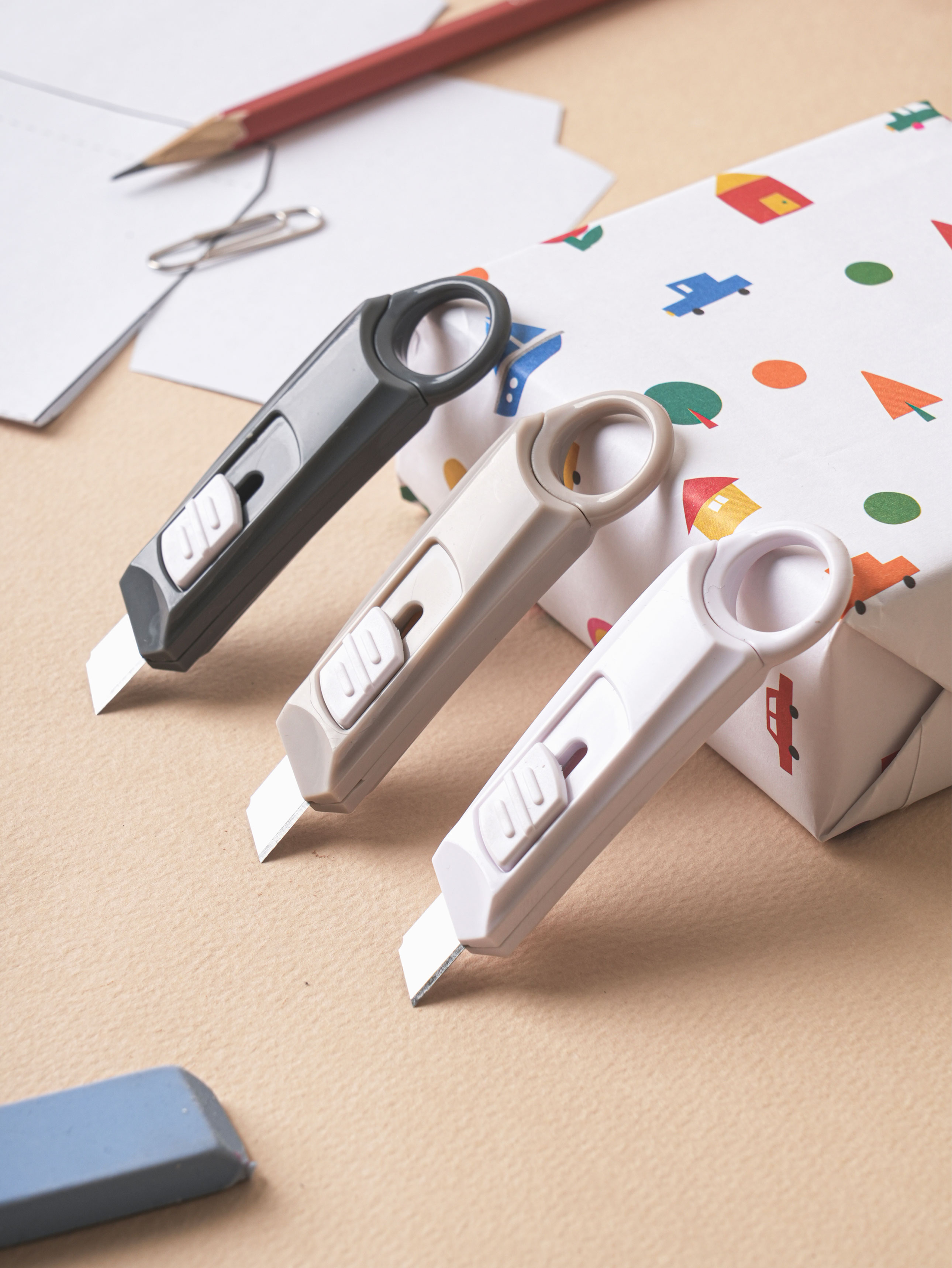 3 ring-shaped mini cutter knives