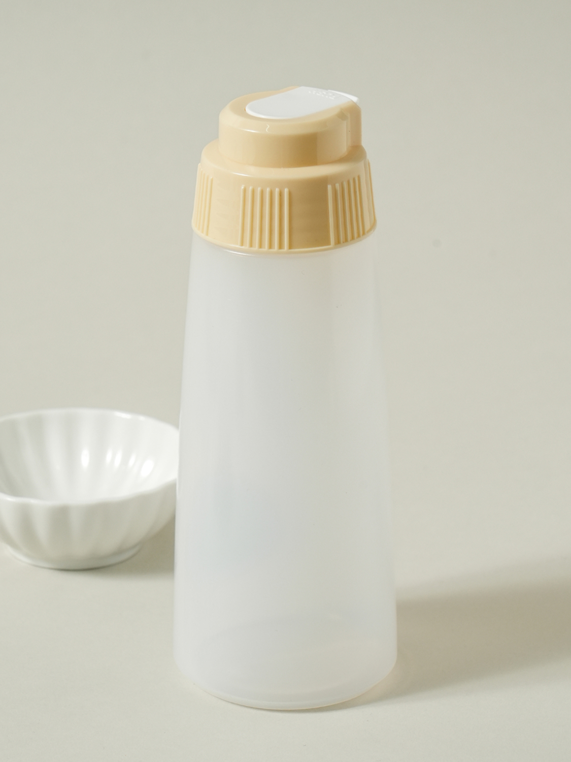 깔끔하게 나오는 소스병 400 ml