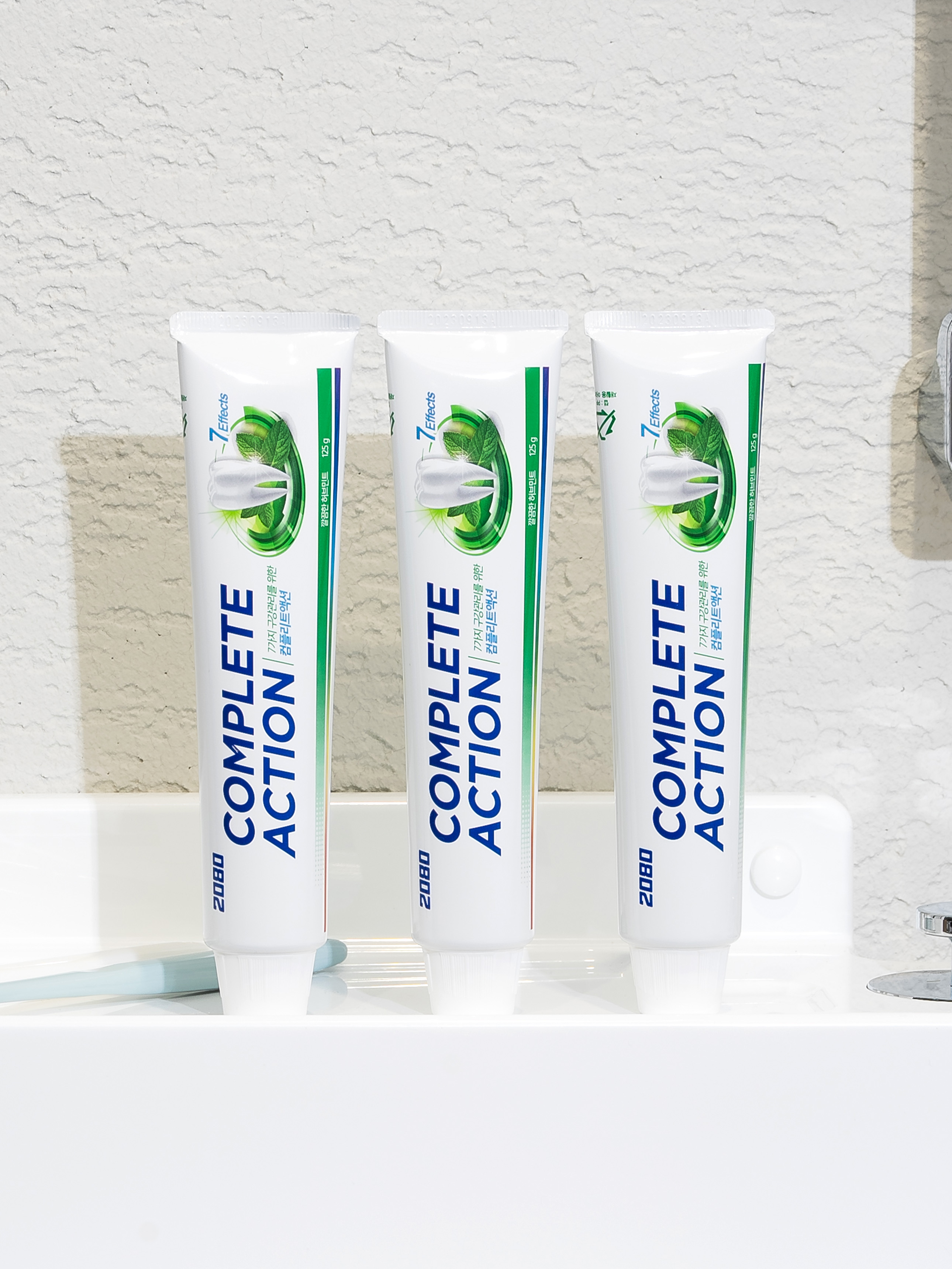 2080 Complete Action Toothpaste Herb Mint Flavor 125g