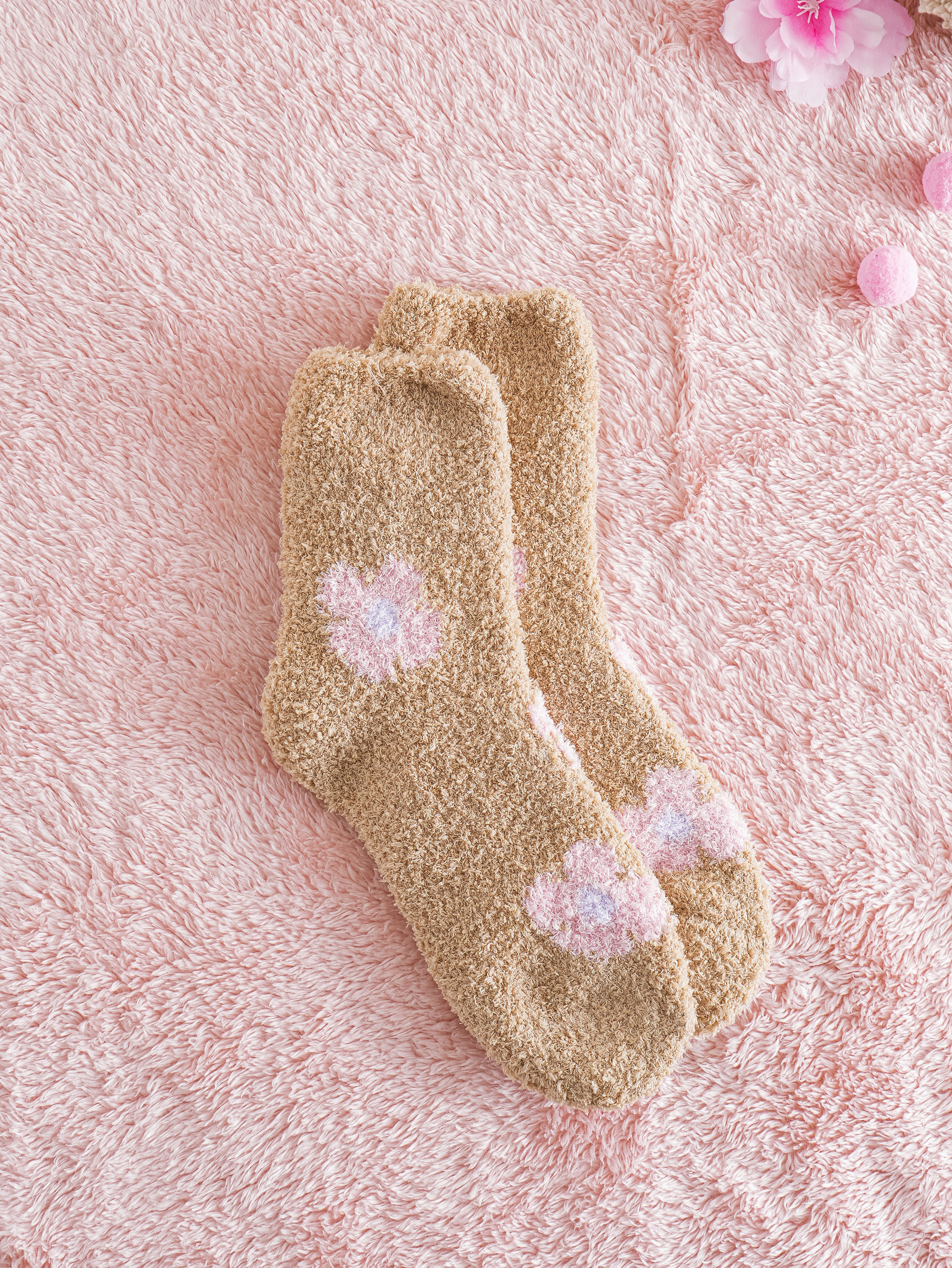 Women's Floral Pattern Sleep Socks Beige