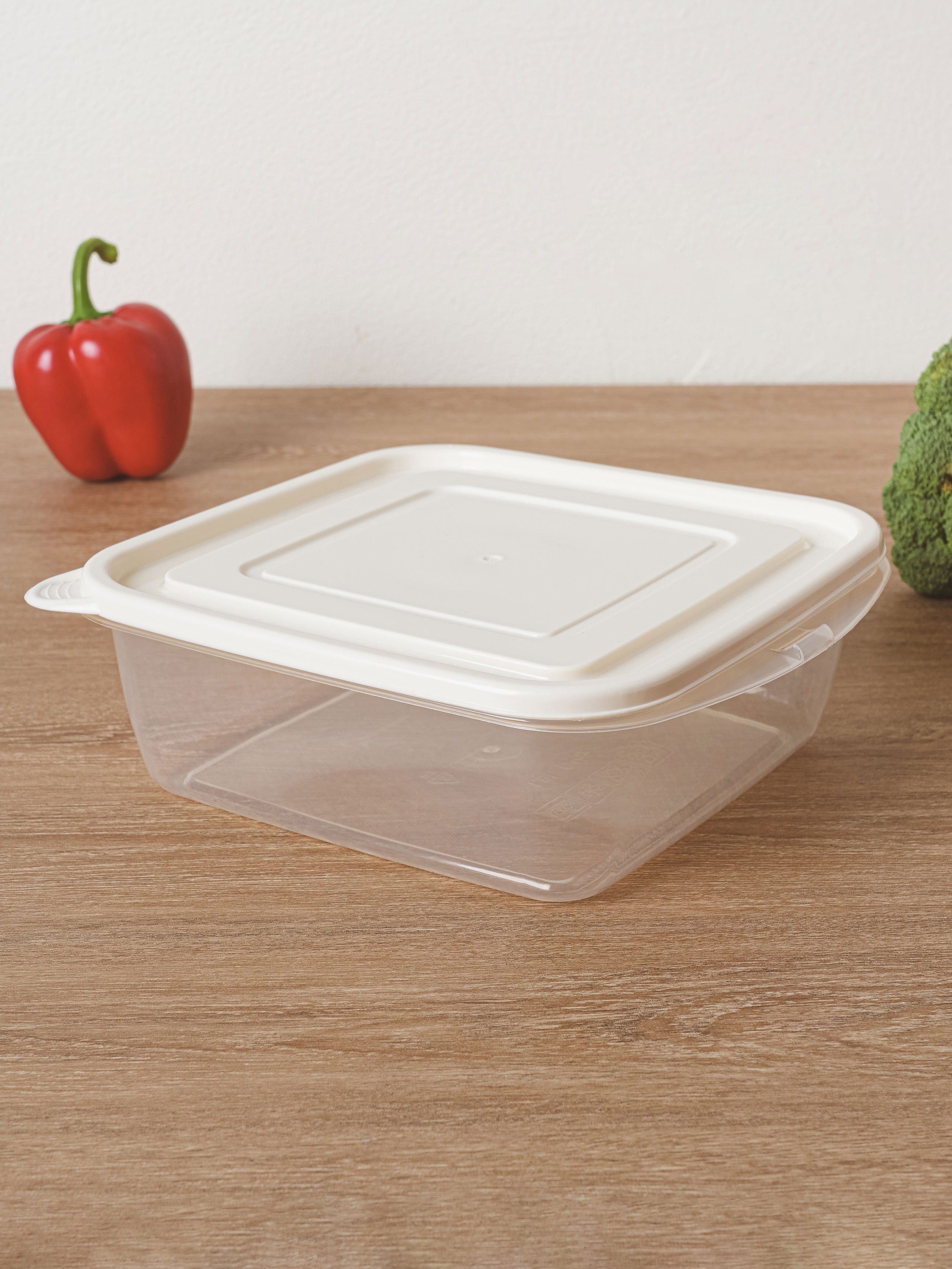 TARK Square Convenient Container 1.9L White