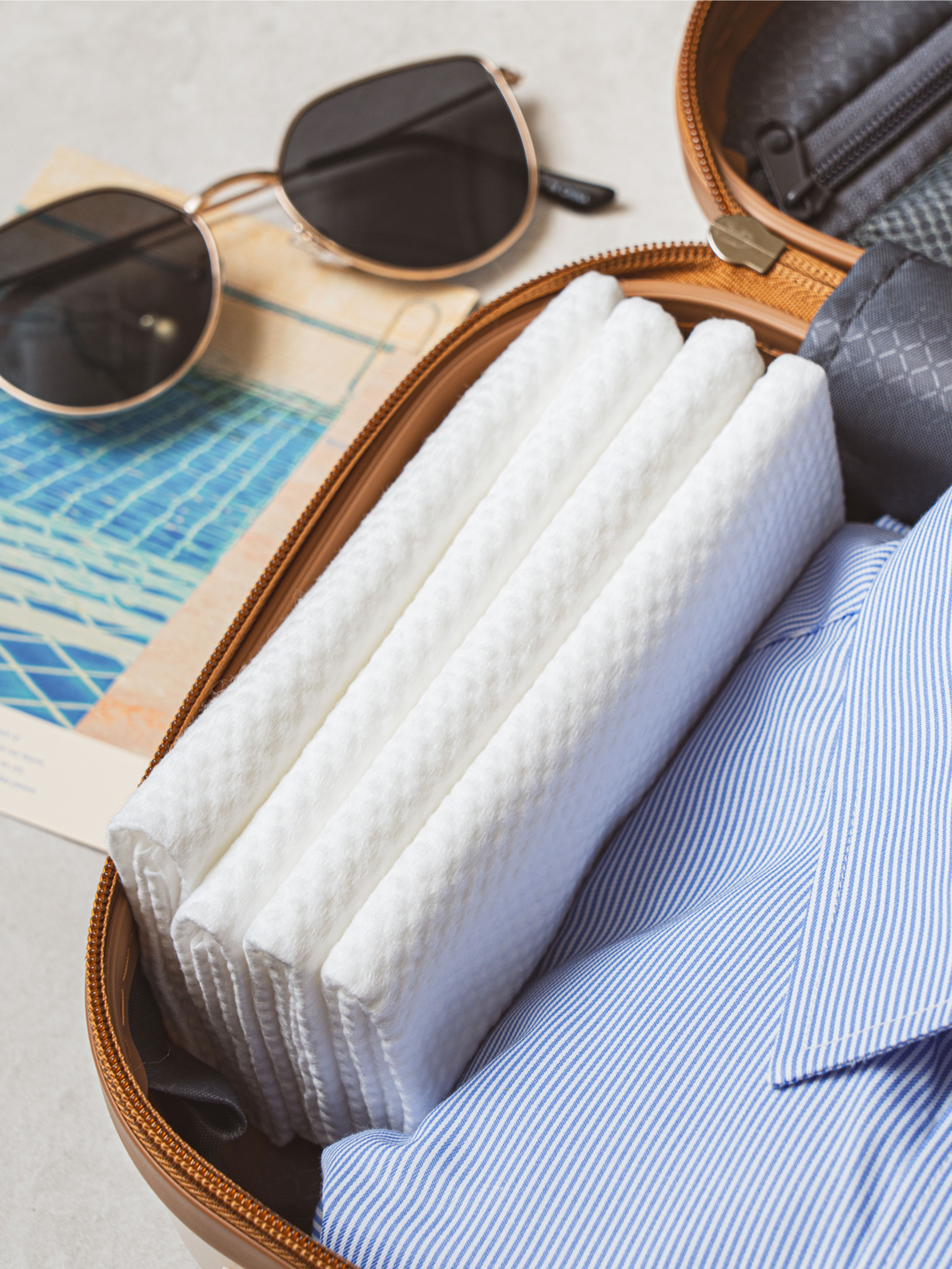 4 disposable face towels