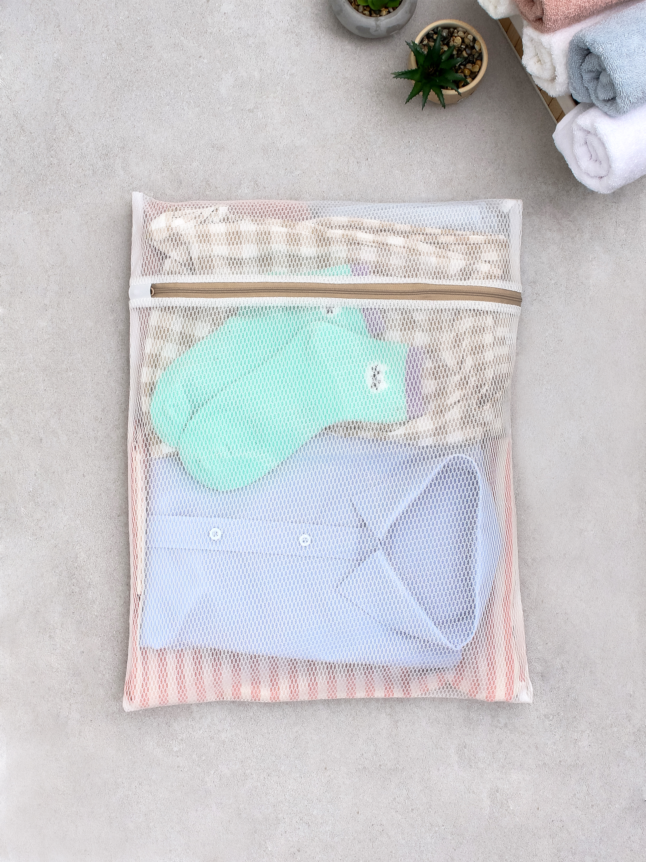 Non-fluorescent rectangular fine-grained laundry net 40X50 cm