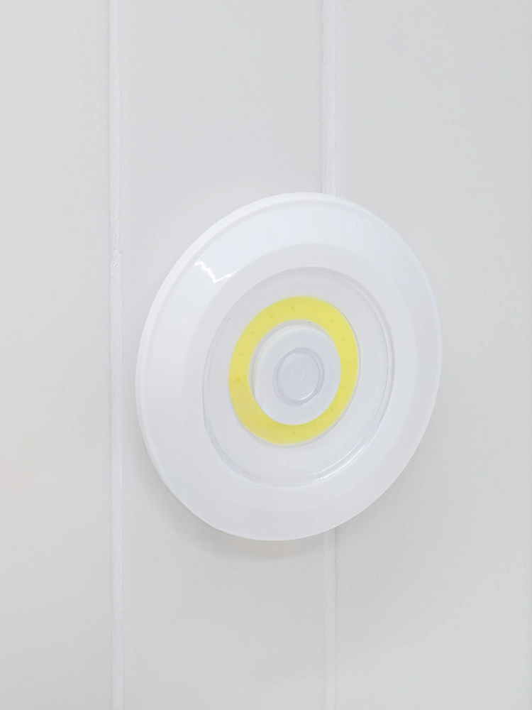 Brightness adjustable LED night lamp