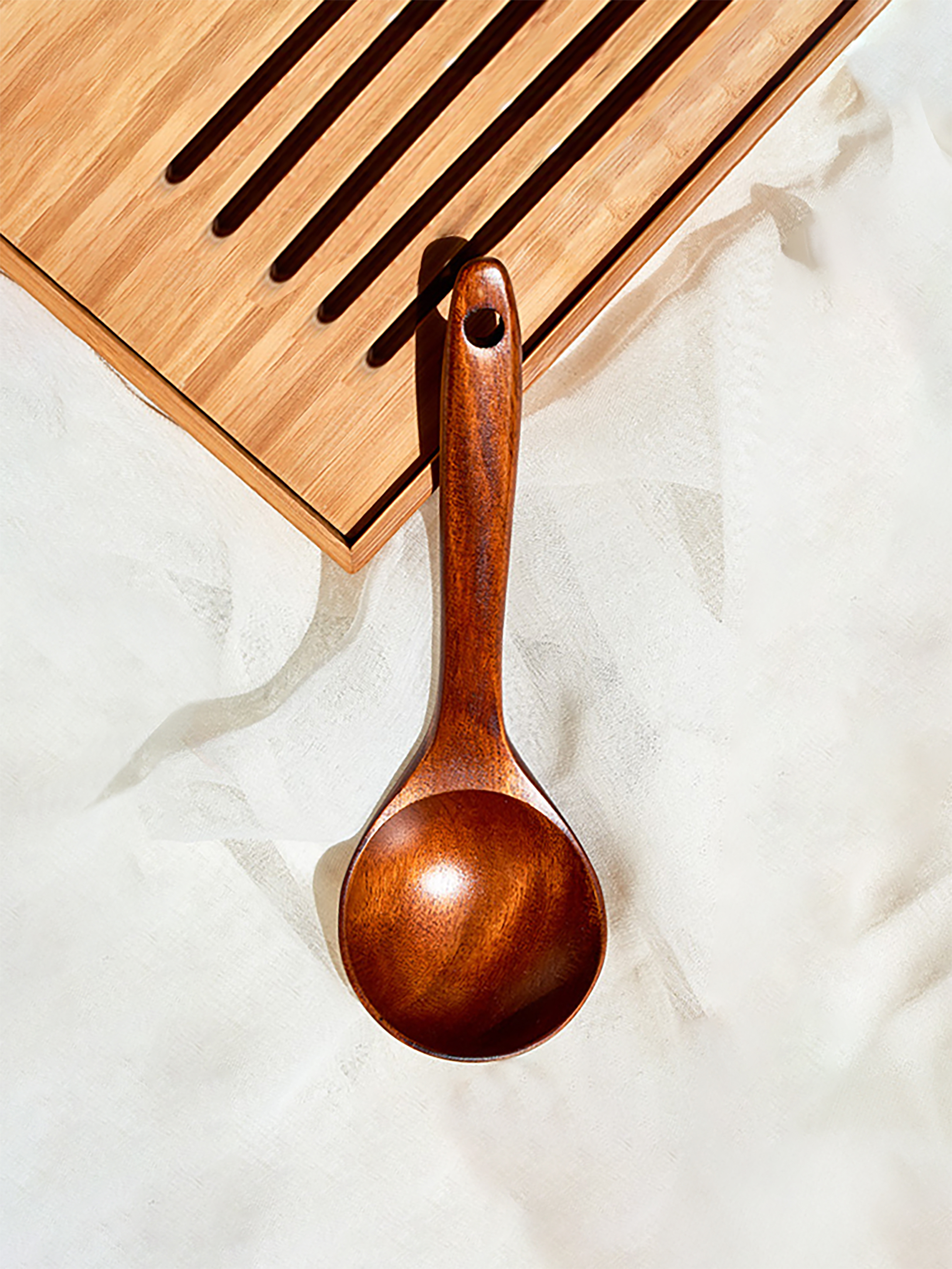 Among natural lacquer ladle