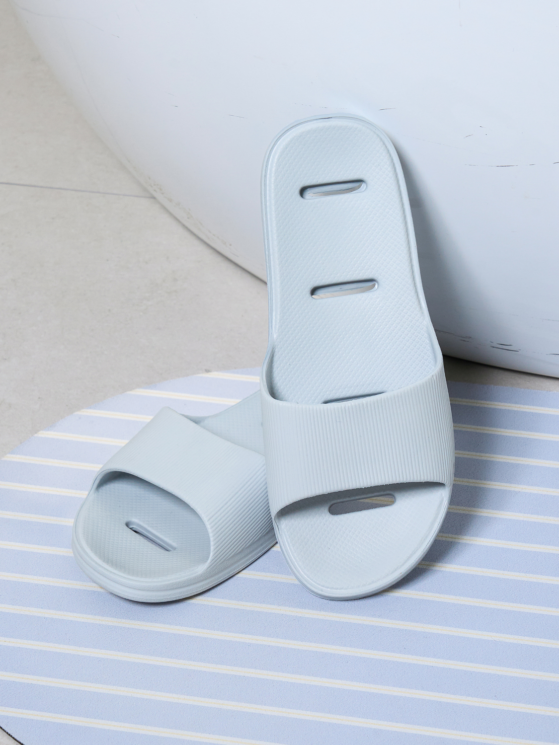 Low bathroom shoes 260~280 mm blue