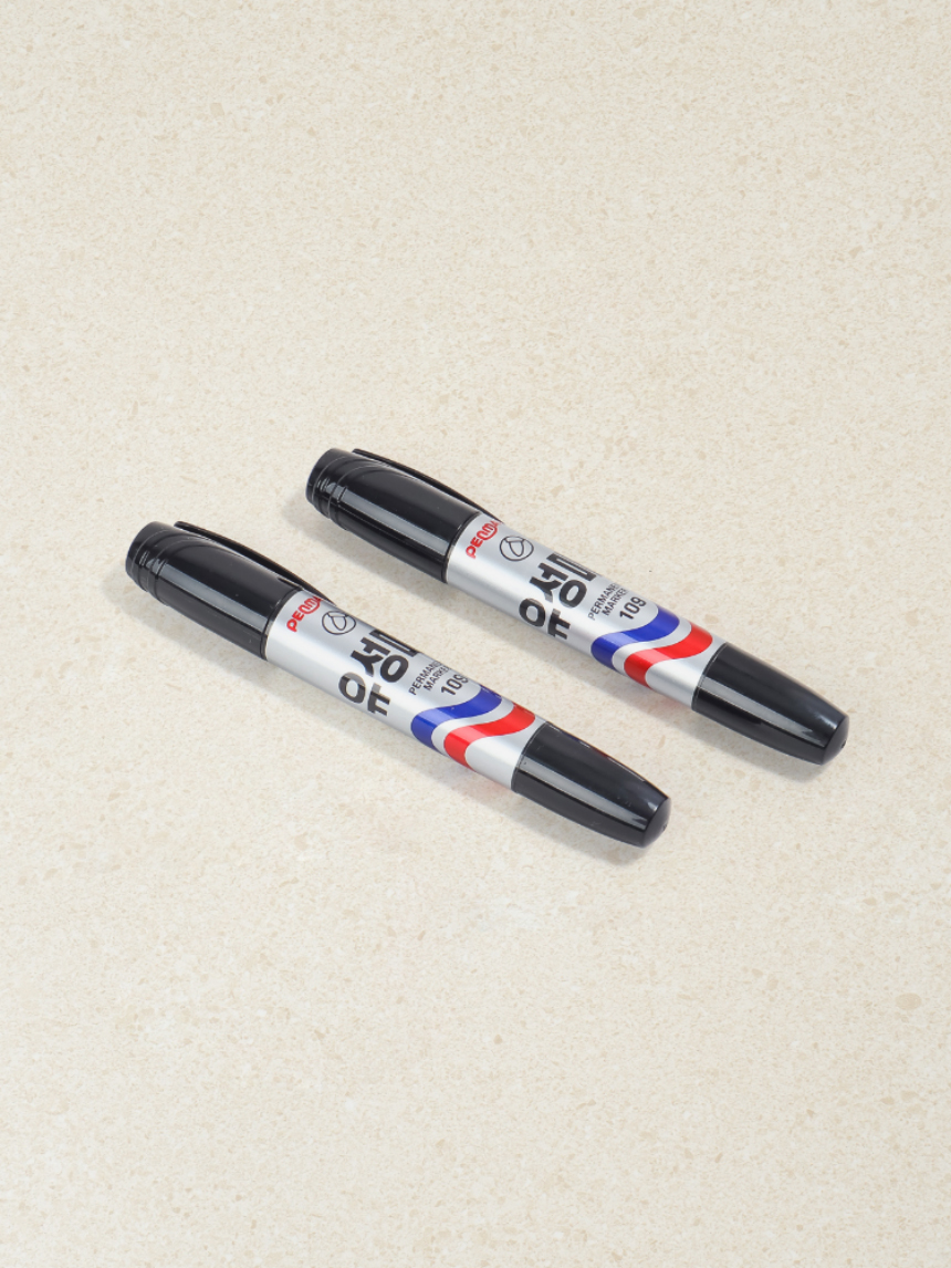 Oil-based magic 2 pieces (black, round nib)