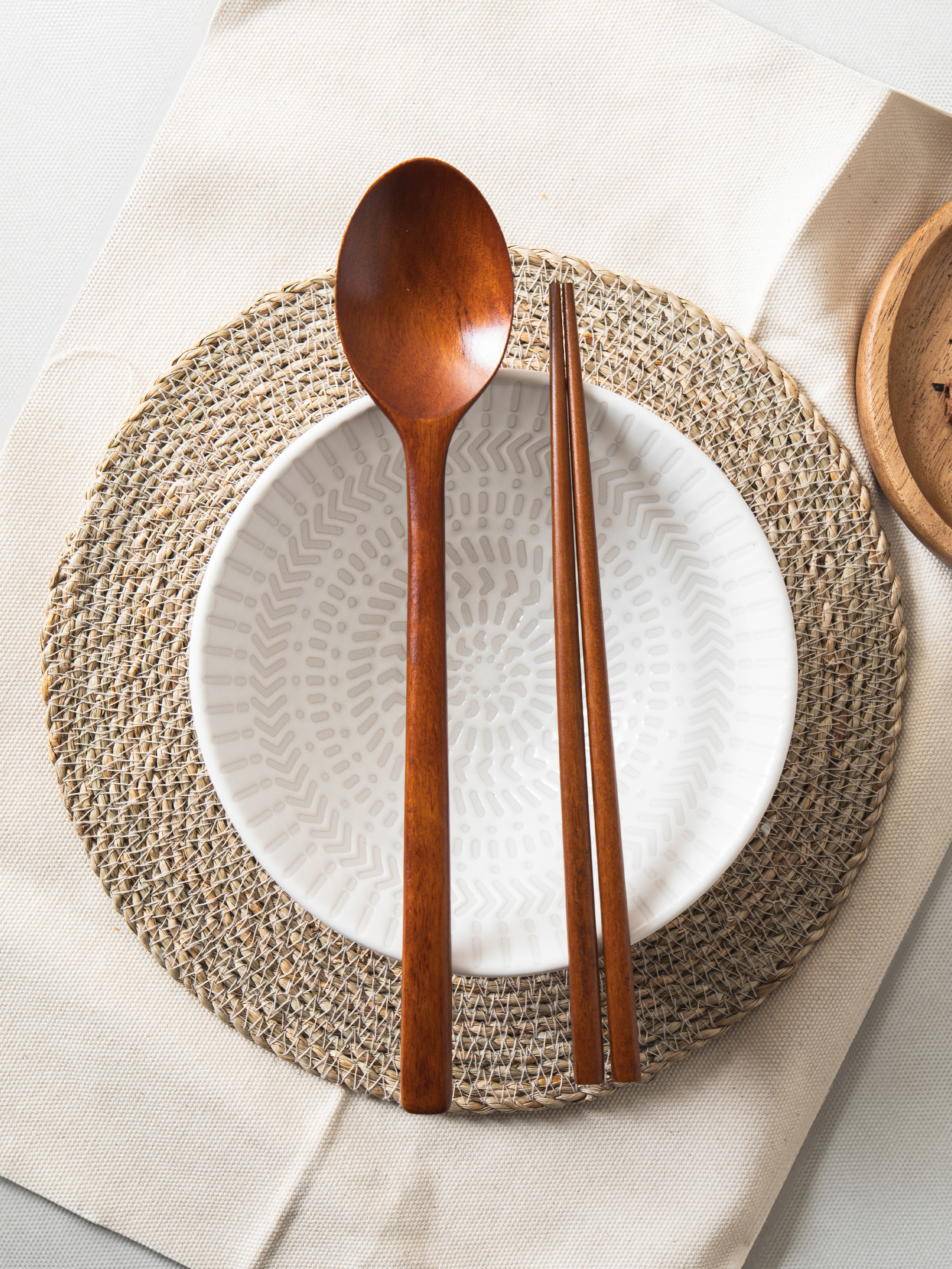 Medium lacquered spoon set