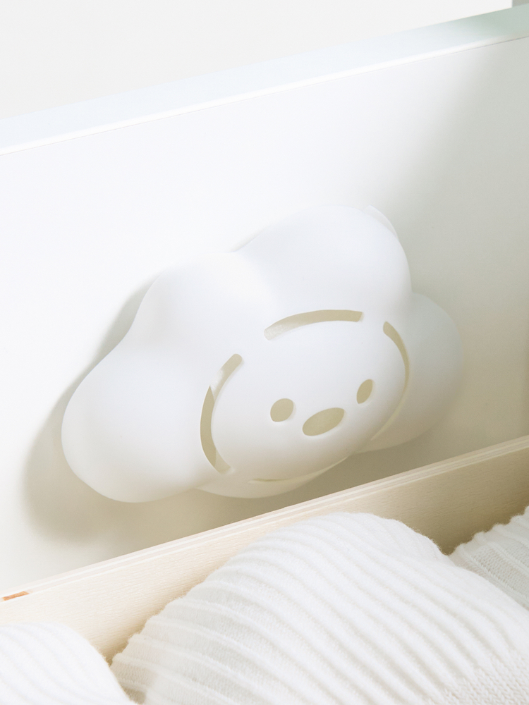 Cloud-shaped attachable deodorizing air freshener cotton scent