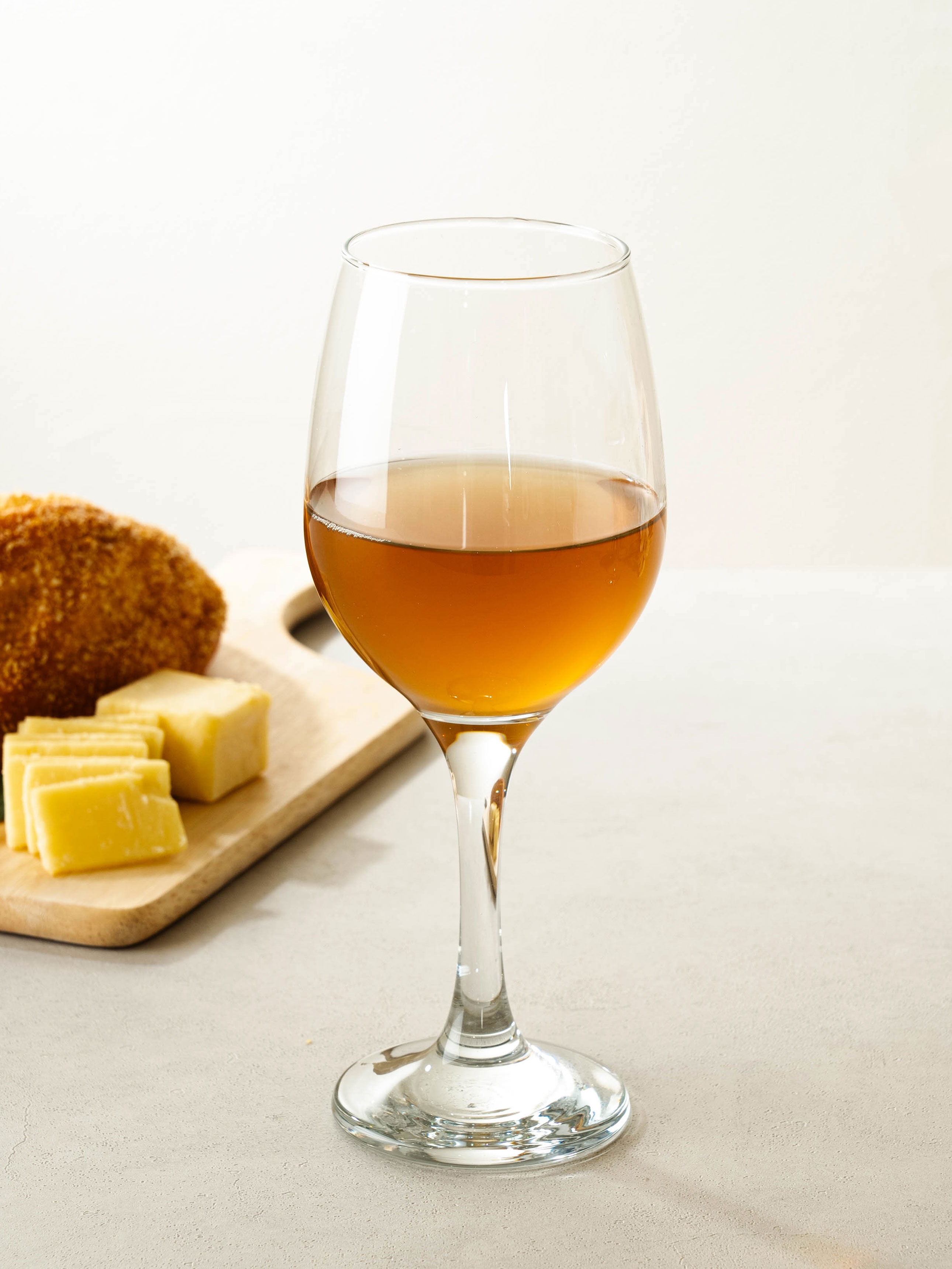 Simple glass wine glass 300 ml