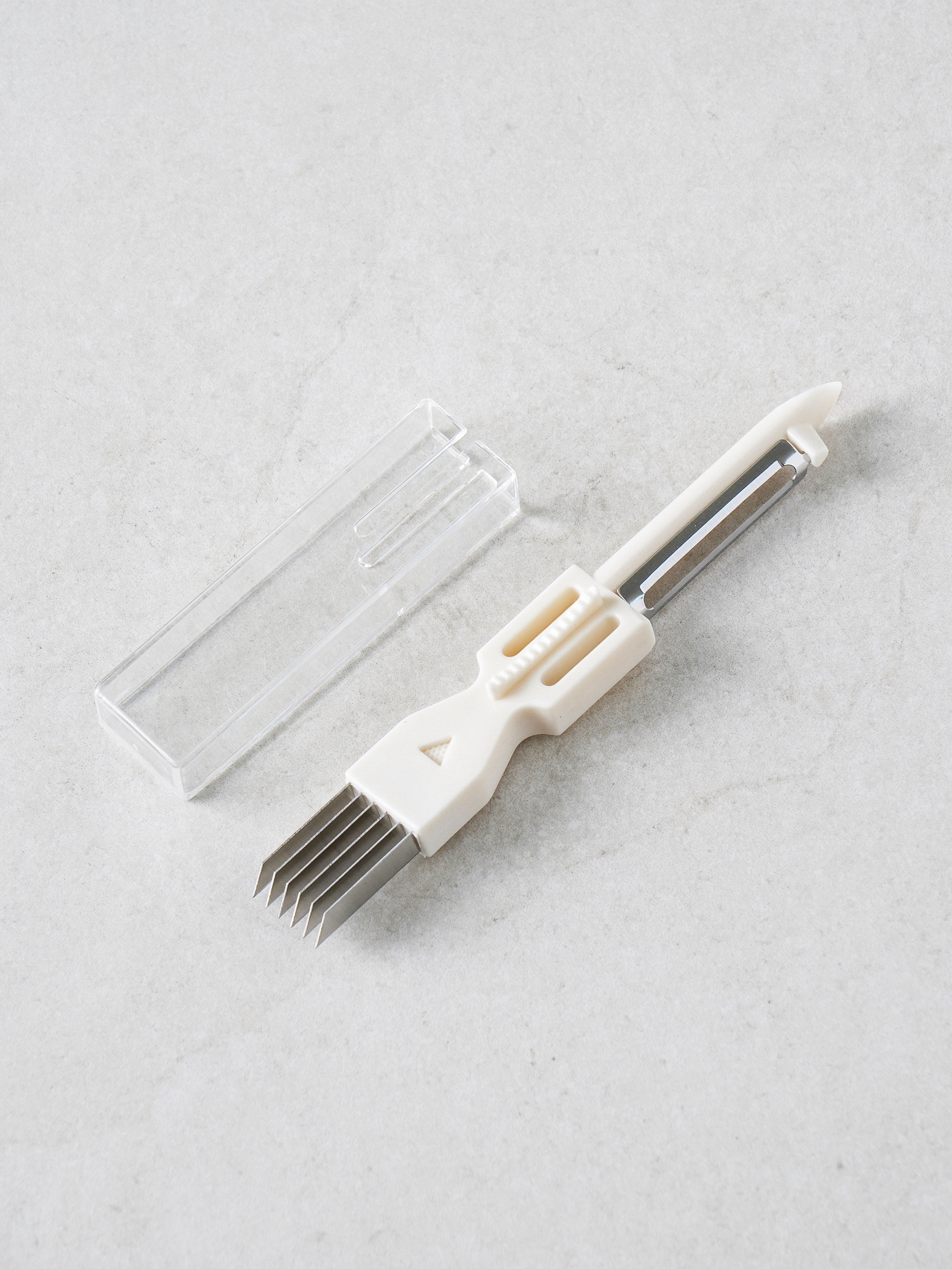 3in1 utility knife with lid