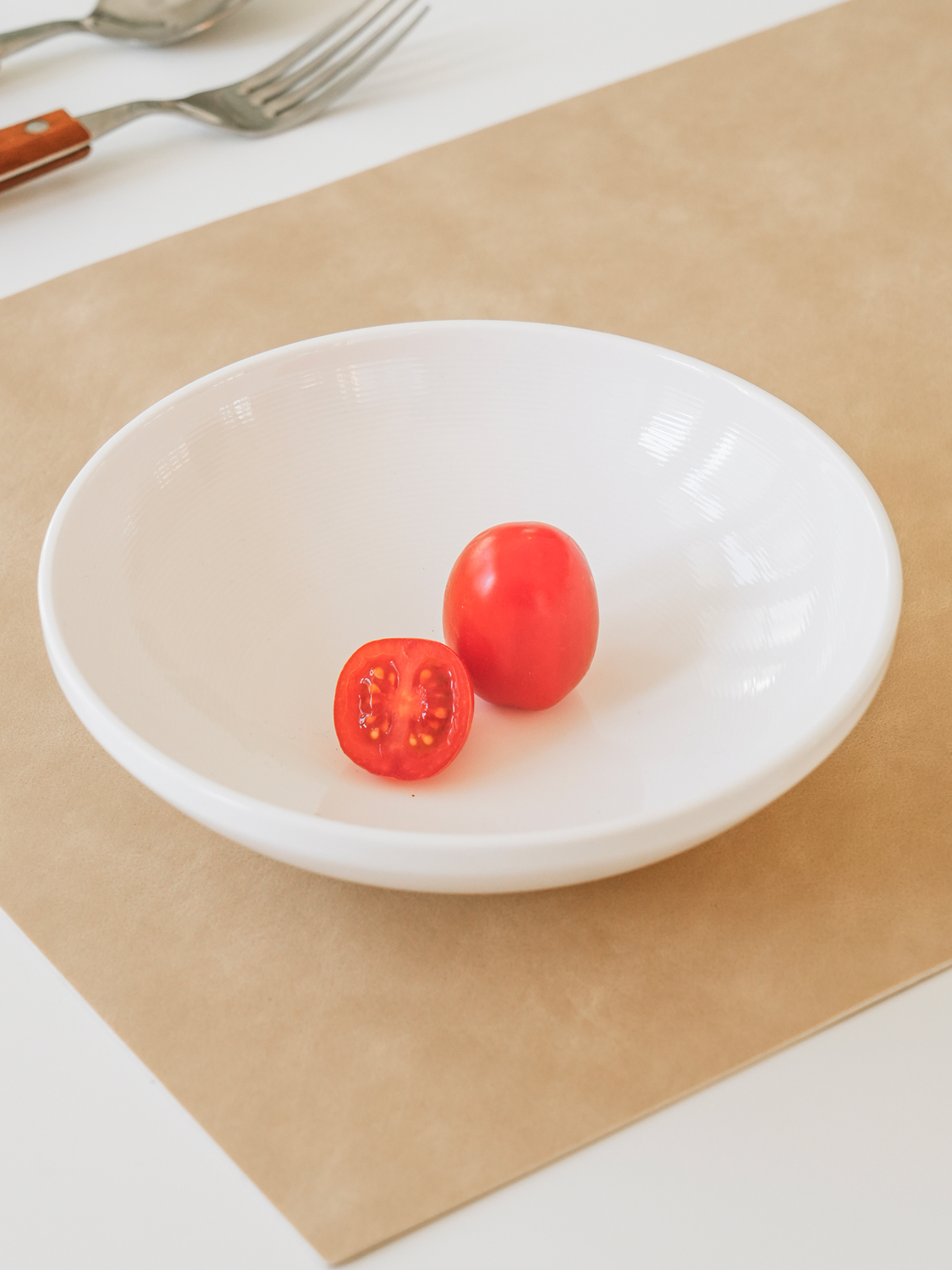 Pure white round ball 16.5 cm