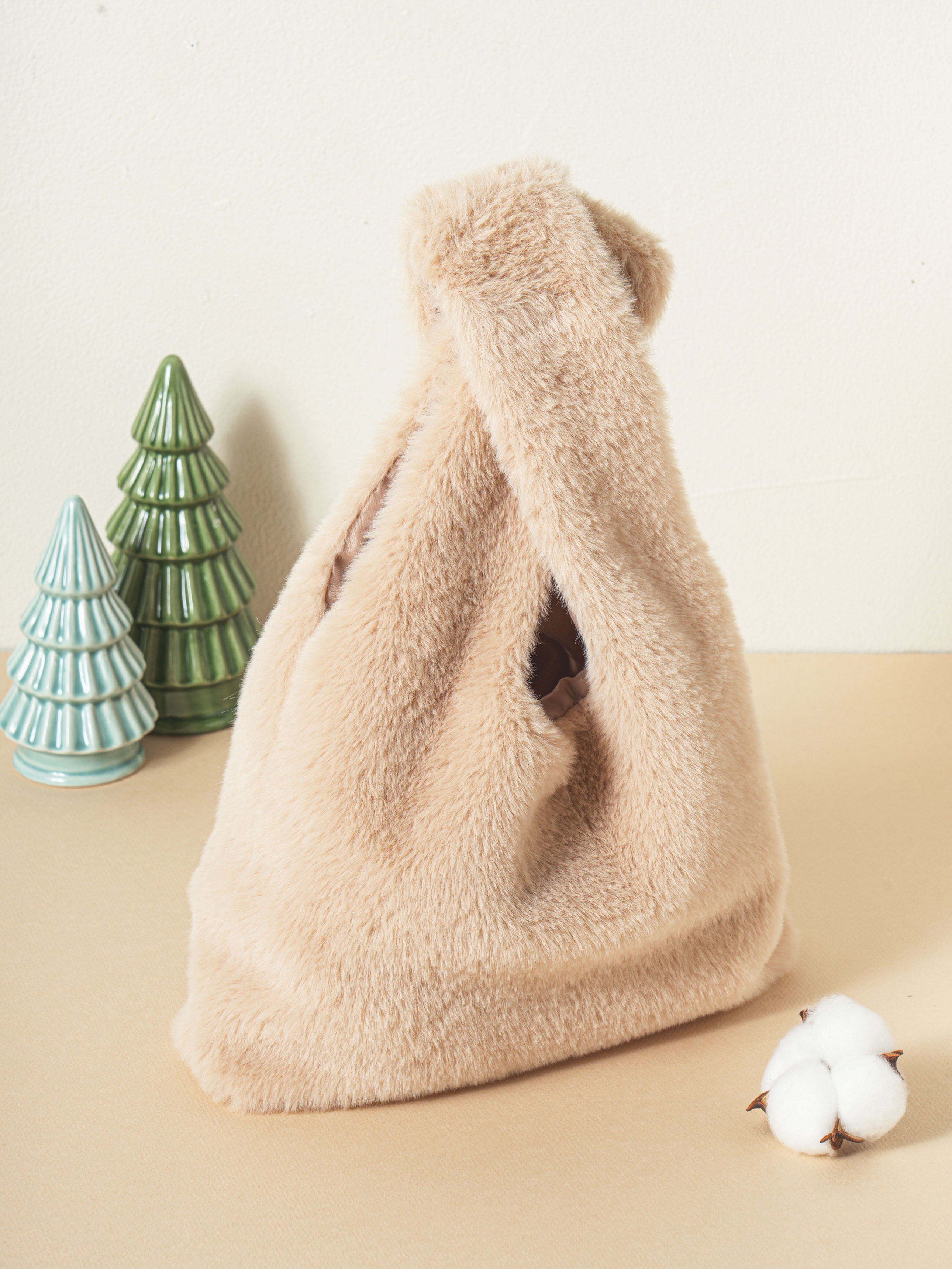 Soft fur square tote bag brown