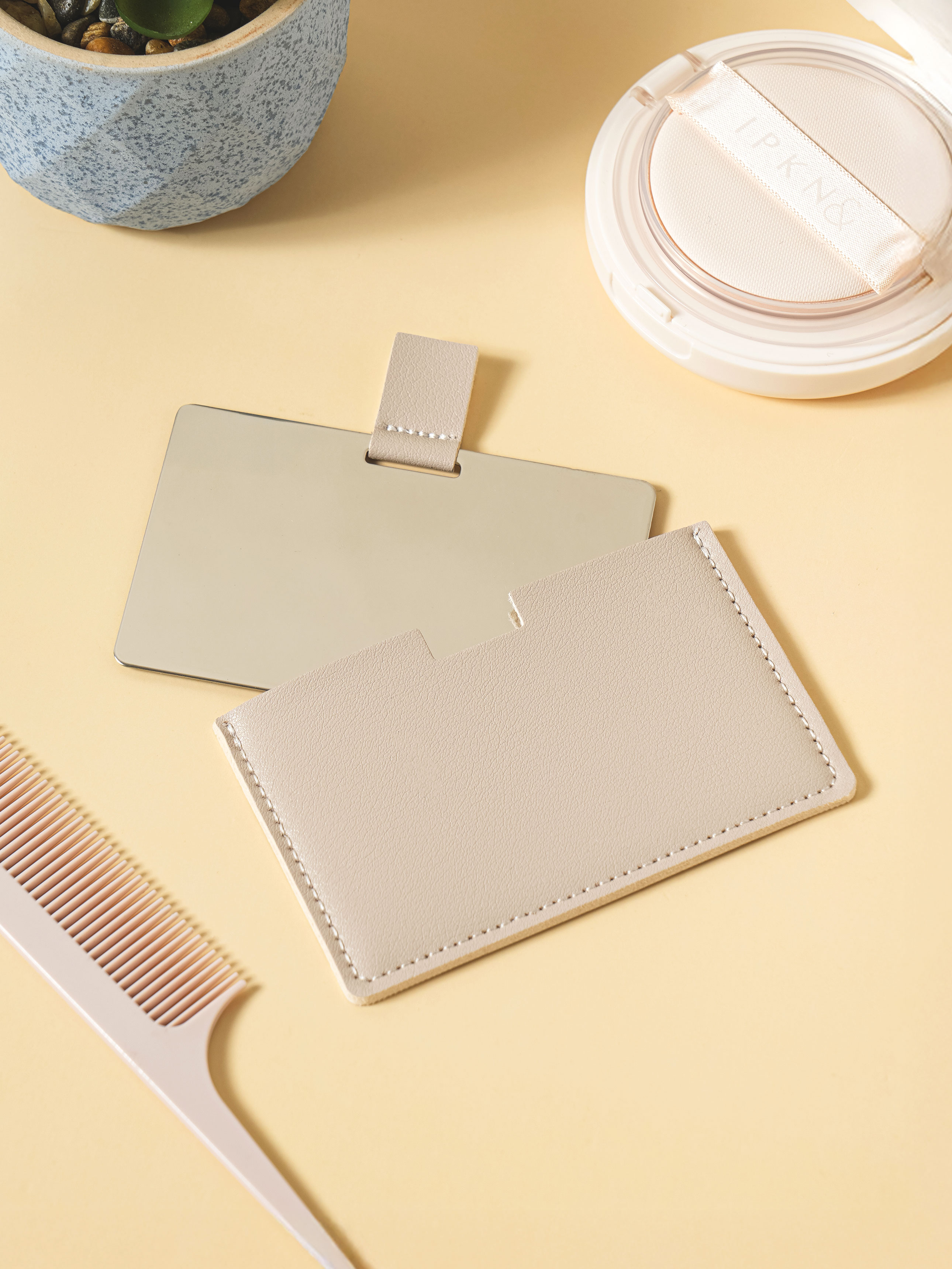 Case Square Hand Mirror Gray