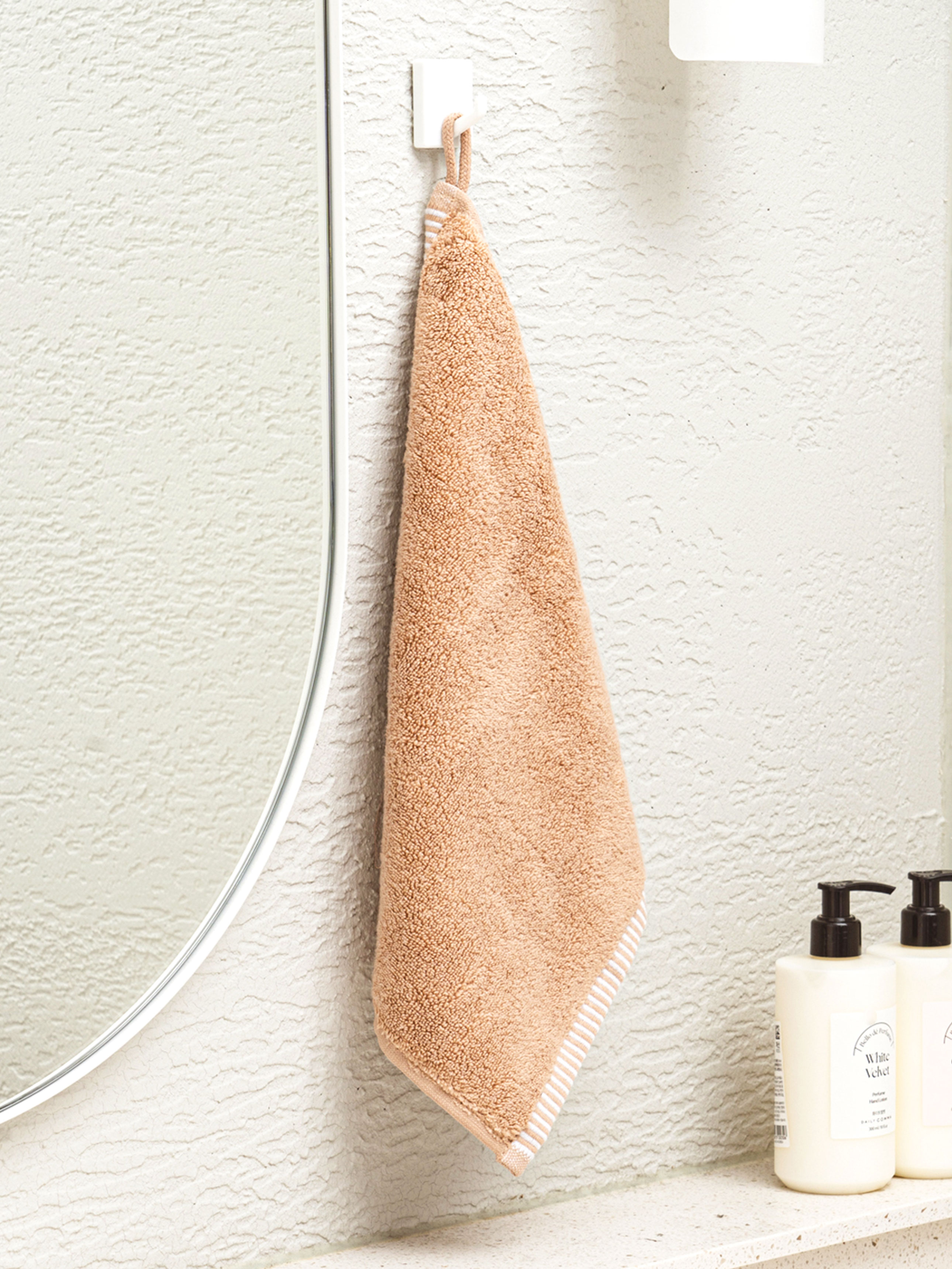 Double-sided non-twisted yarn hand towel