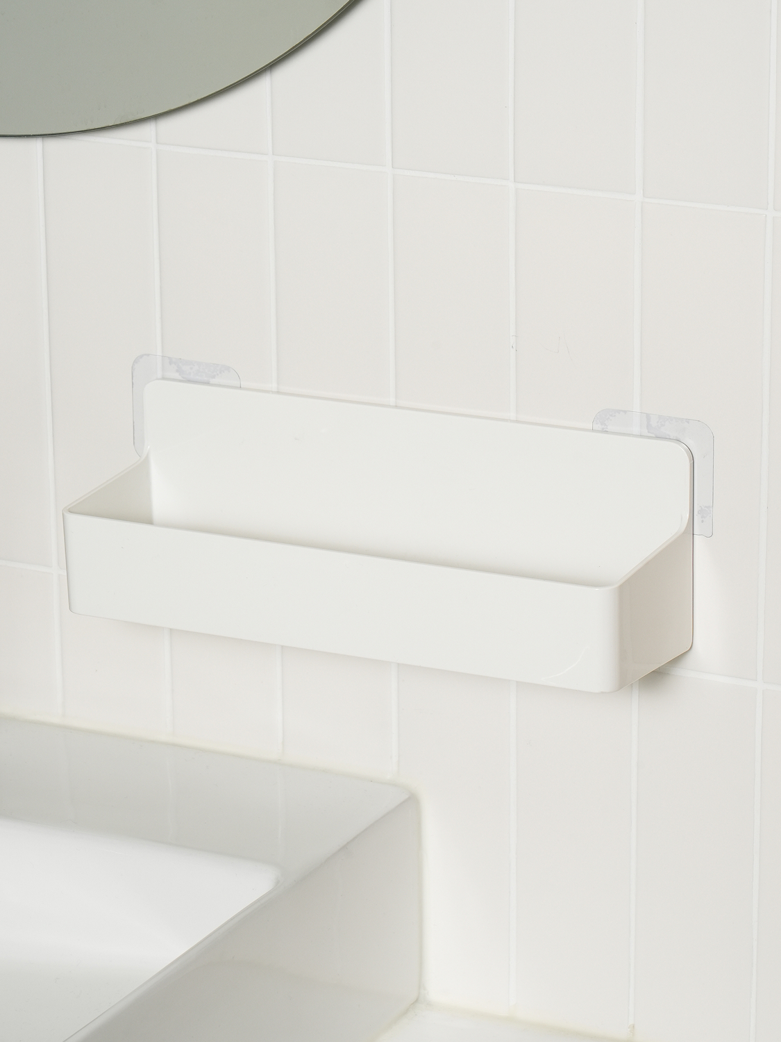 Attachable draining bathroom holder