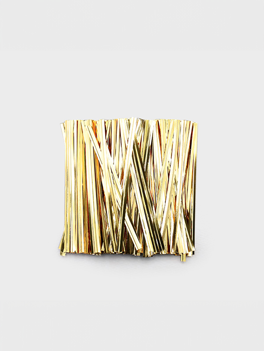 200 pieces of bread string gold