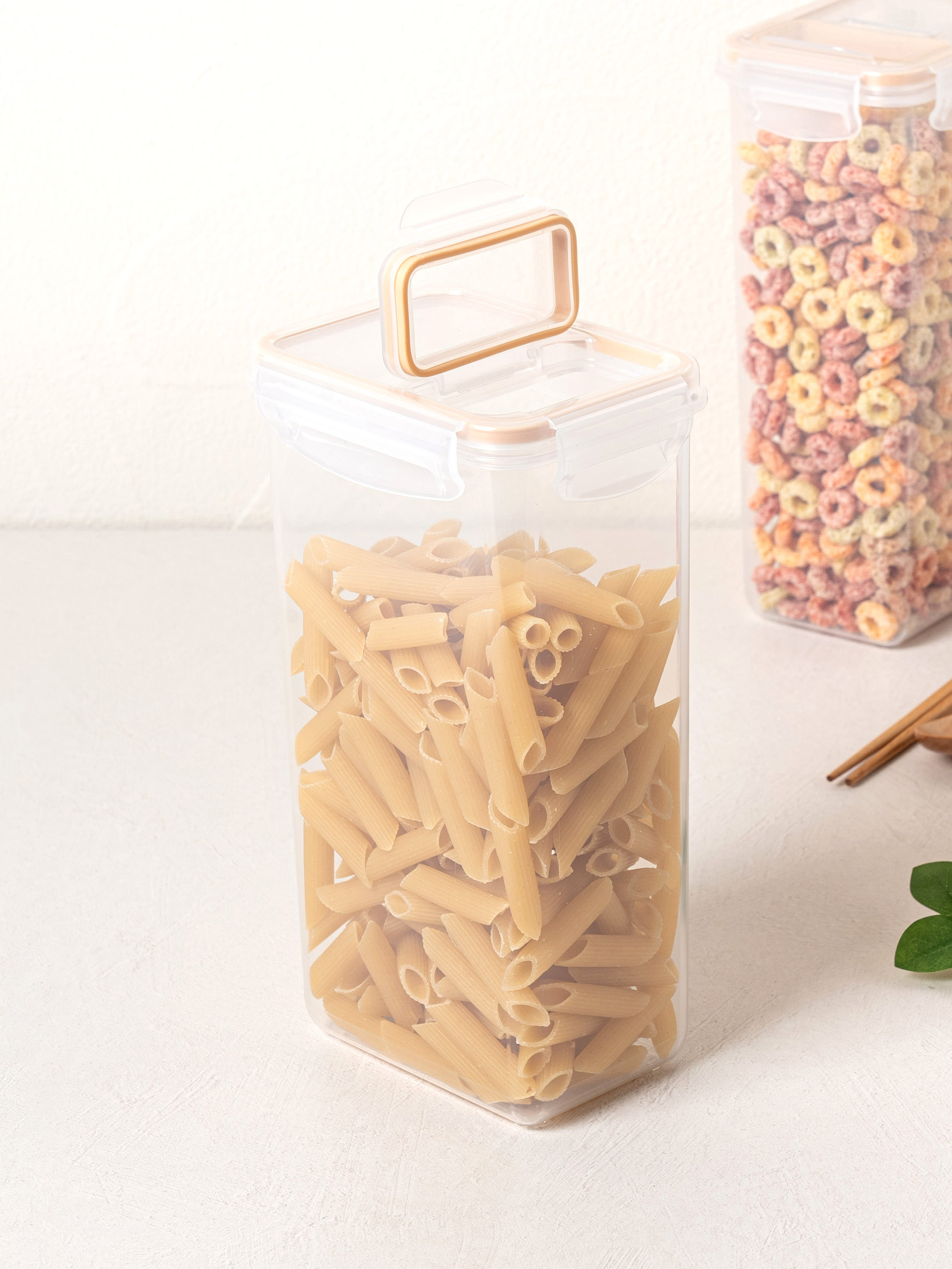 Storage container with opening lid 1.8 L