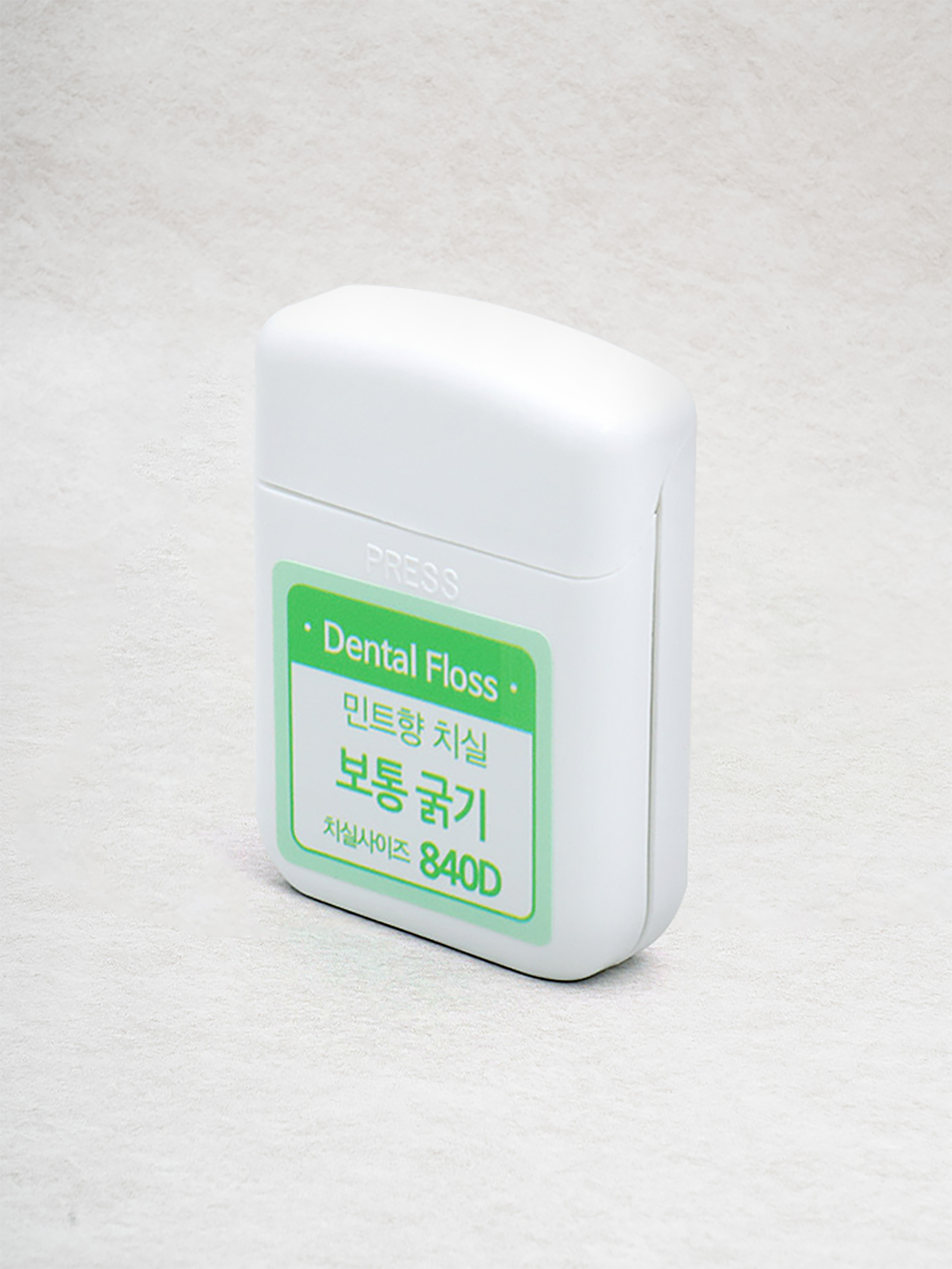 Mint flavored dental floss, normal thickness 50m