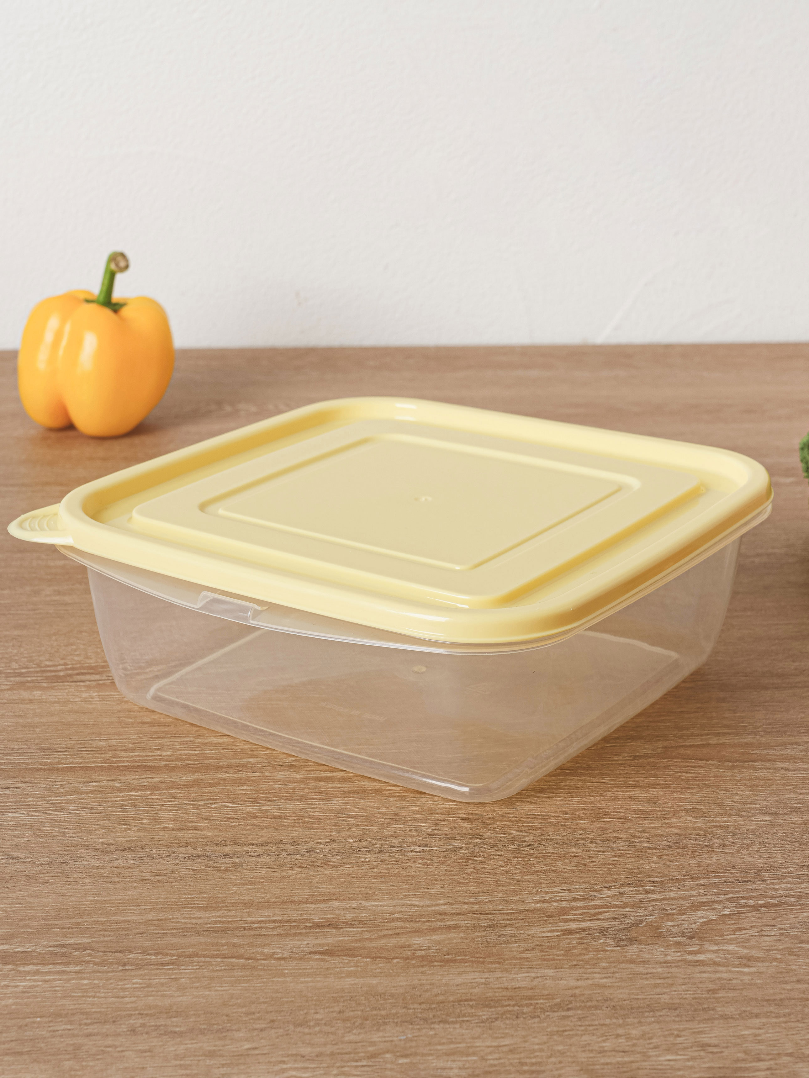 TARK square convenient container 1.9L yellow