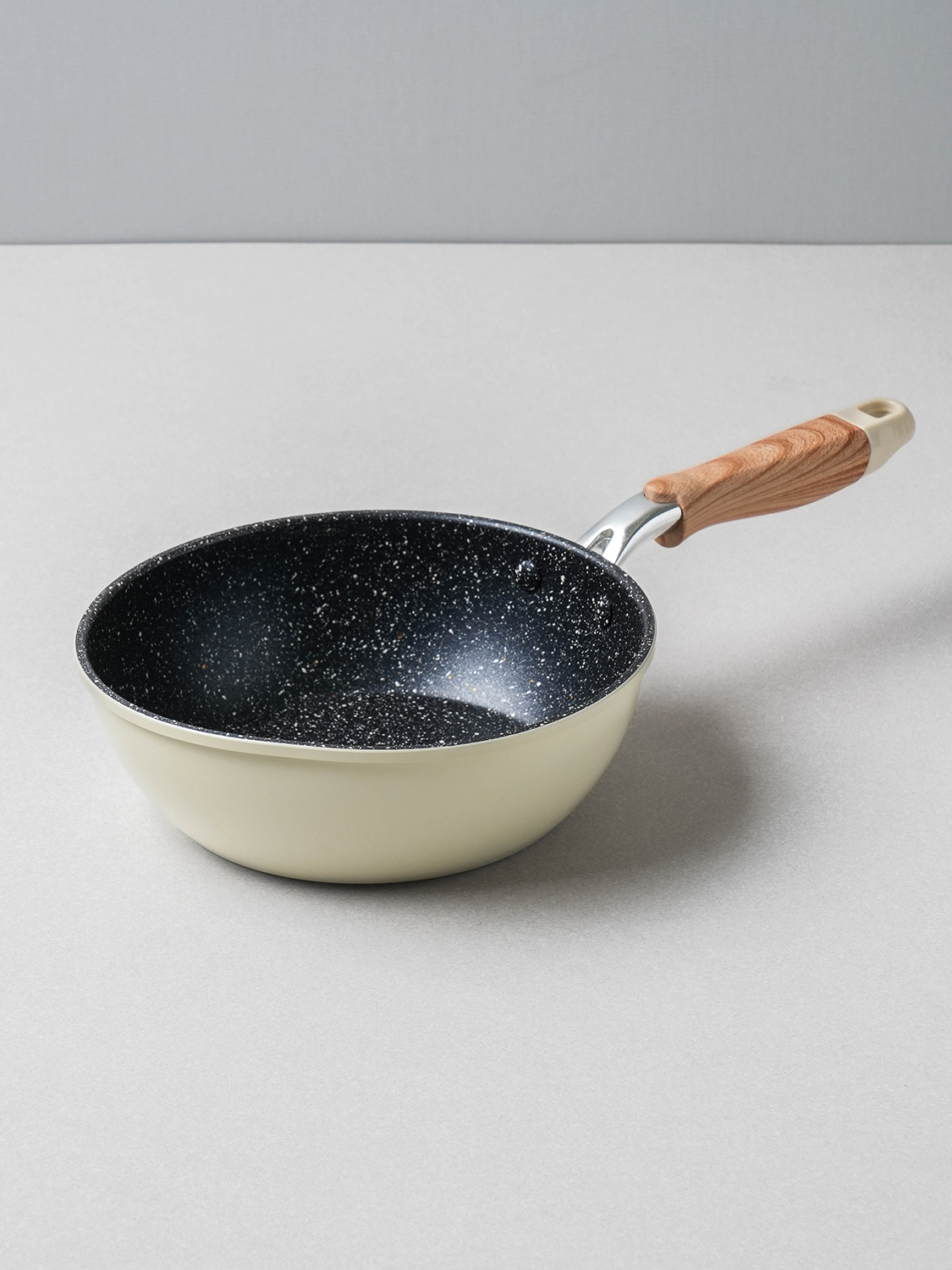 Fluorine coated multipurpose frying pan 20 cm