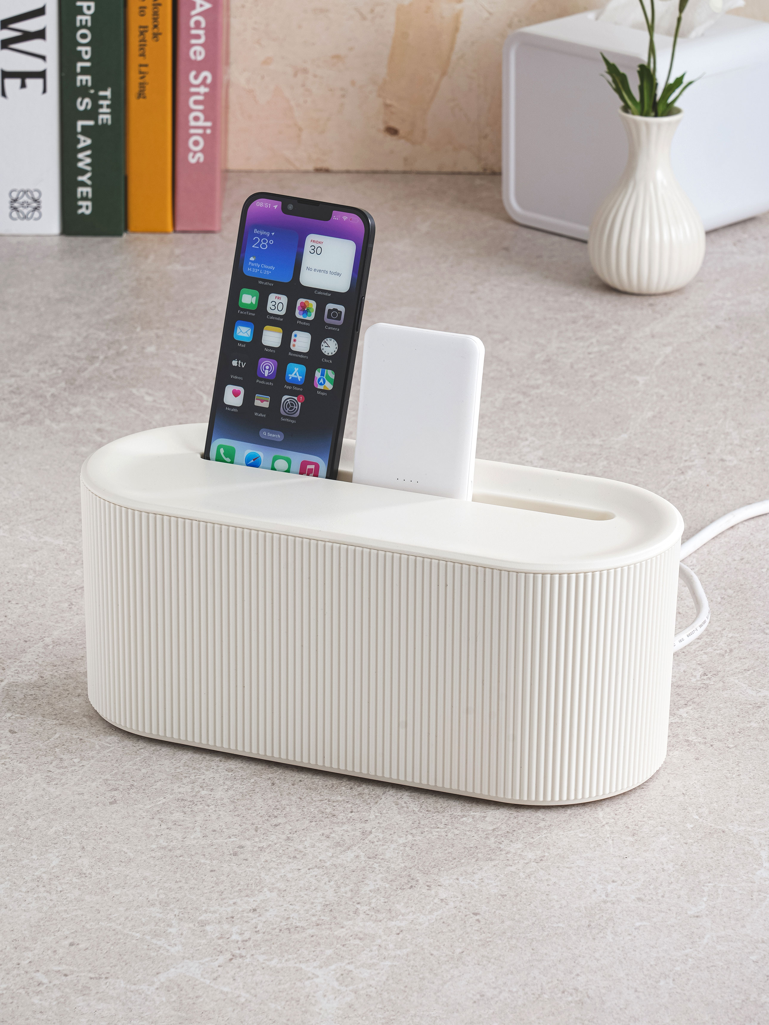 Thembaboard multi-tap organizer