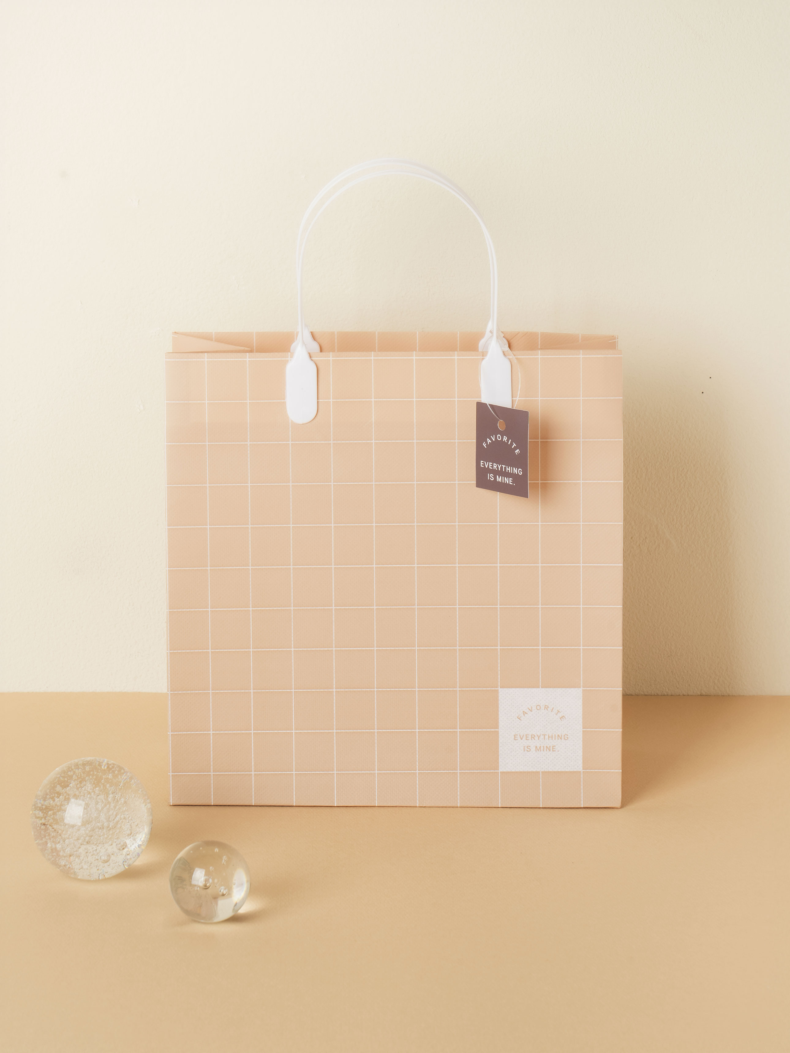 Square pattern non-woven bag beige