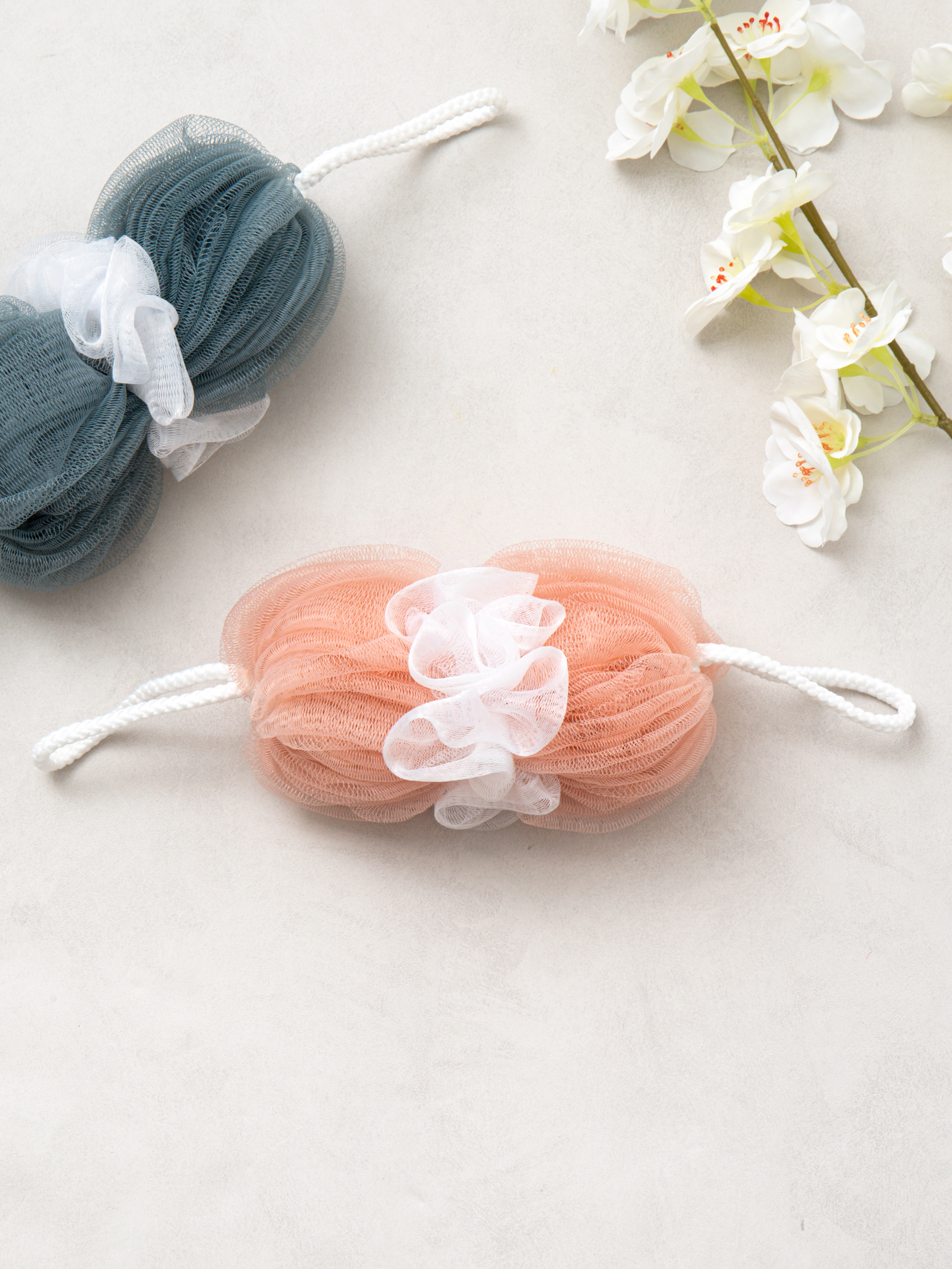 elastic shower ball