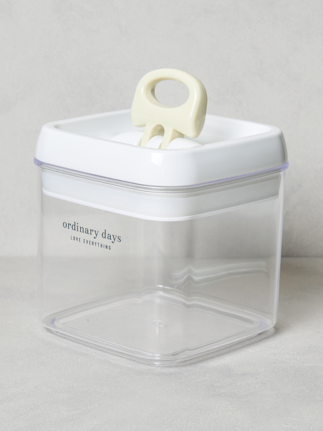 Square airtight container 1 L Ivory