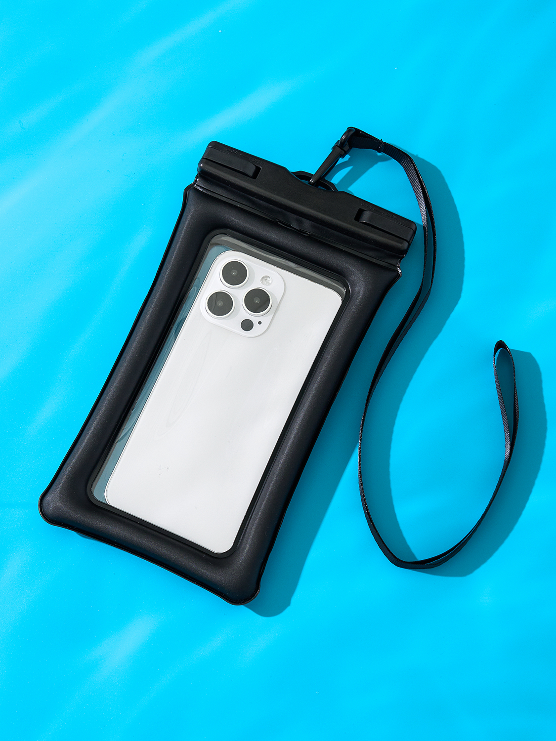 Hand grip type waterproof pack clip type