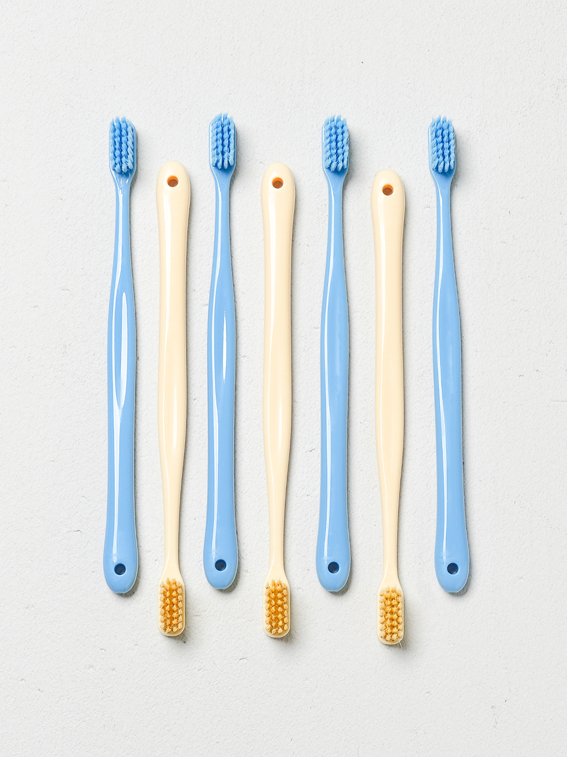 7 individually packaged travel toothbrushes